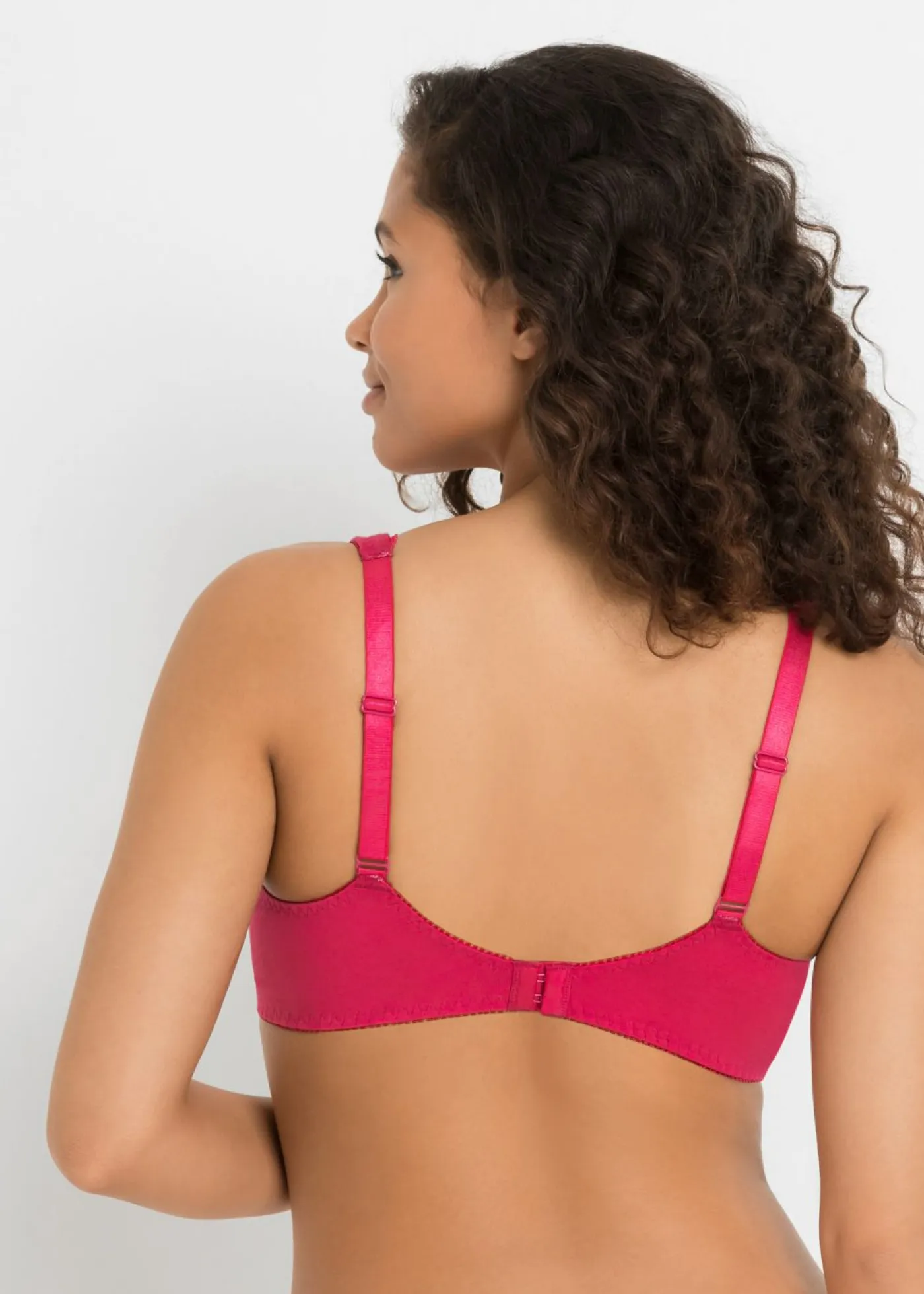 bonprix bonprix Ropa Interior De Algodón|Básicos>Sujetador con aros y suave algodón orgánico (3 unidades) Rojo sangría + azul marino profundo + crudo