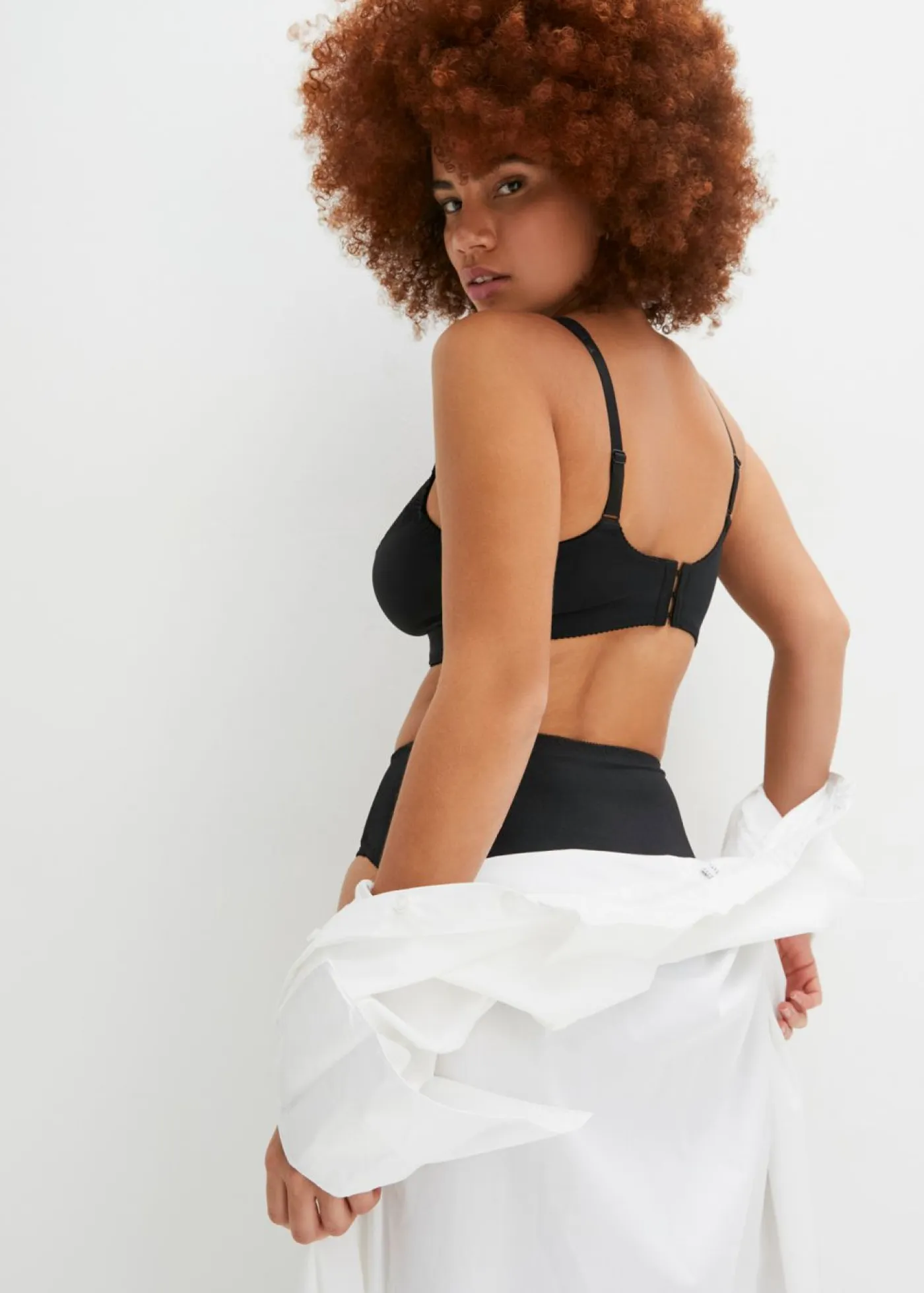 bonprix bonprix Sujetadores>Sujetador reductor sin aros con tirantes acolchados Negro