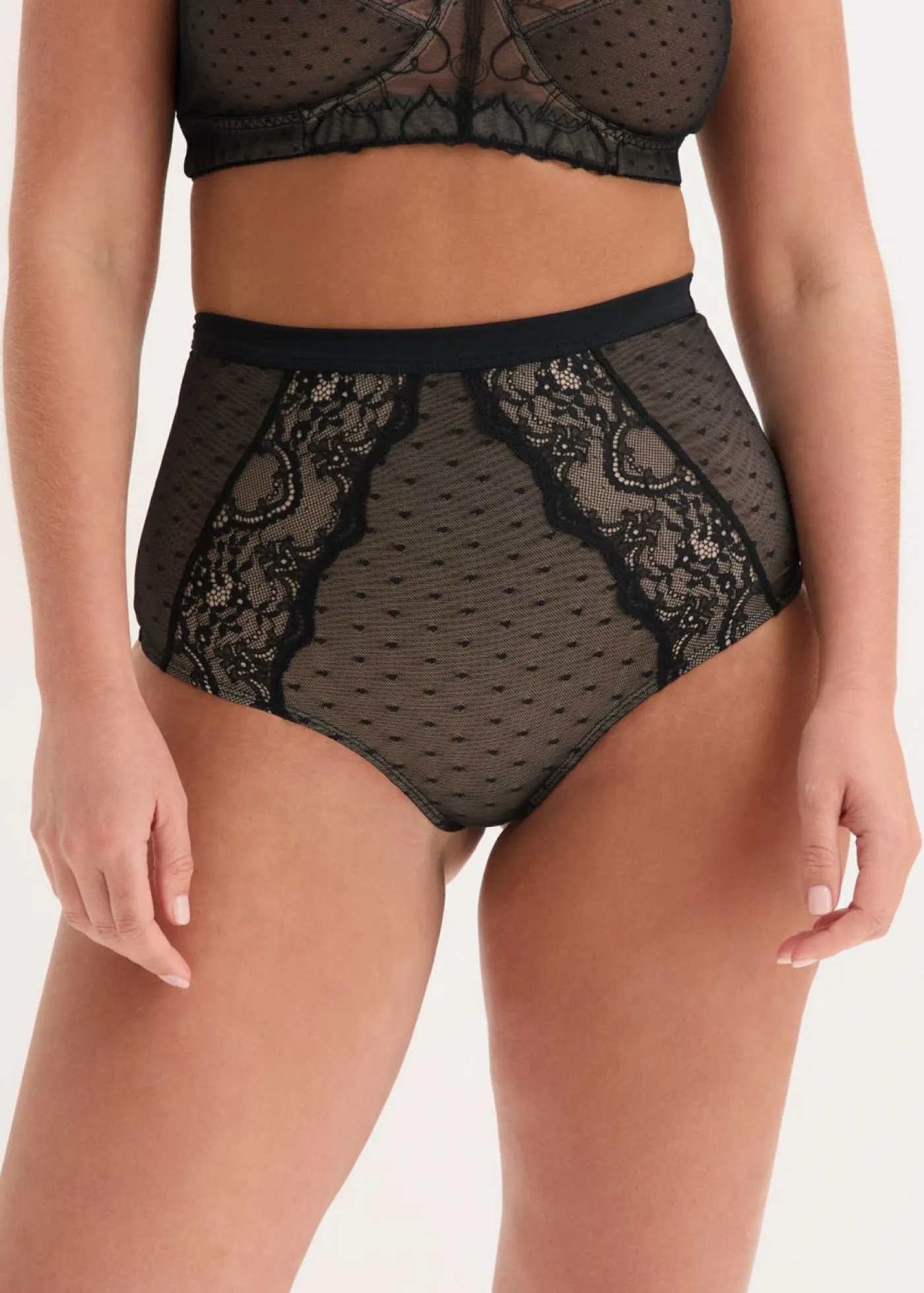 Mujer bonprix bonprix Tanga con efecto moldeador medio y encaje