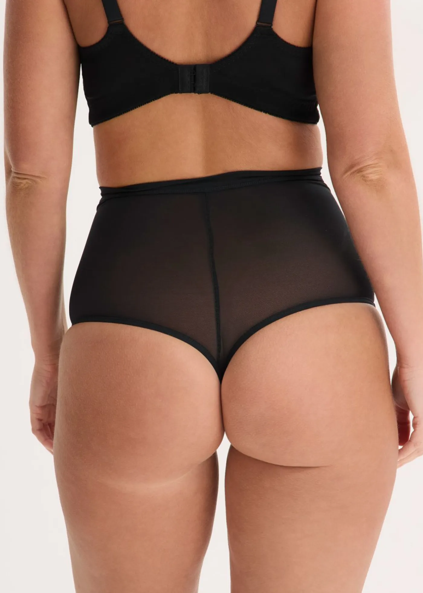 Mujer bonprix bonprix Tanga con efecto moldeador medio y encaje