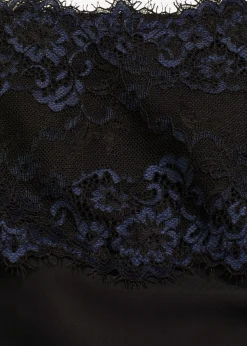 bonprix bonprix Ropa Interior Moldeadora|Bragas>Tanga con encaje y efecto moldeador medio Negro