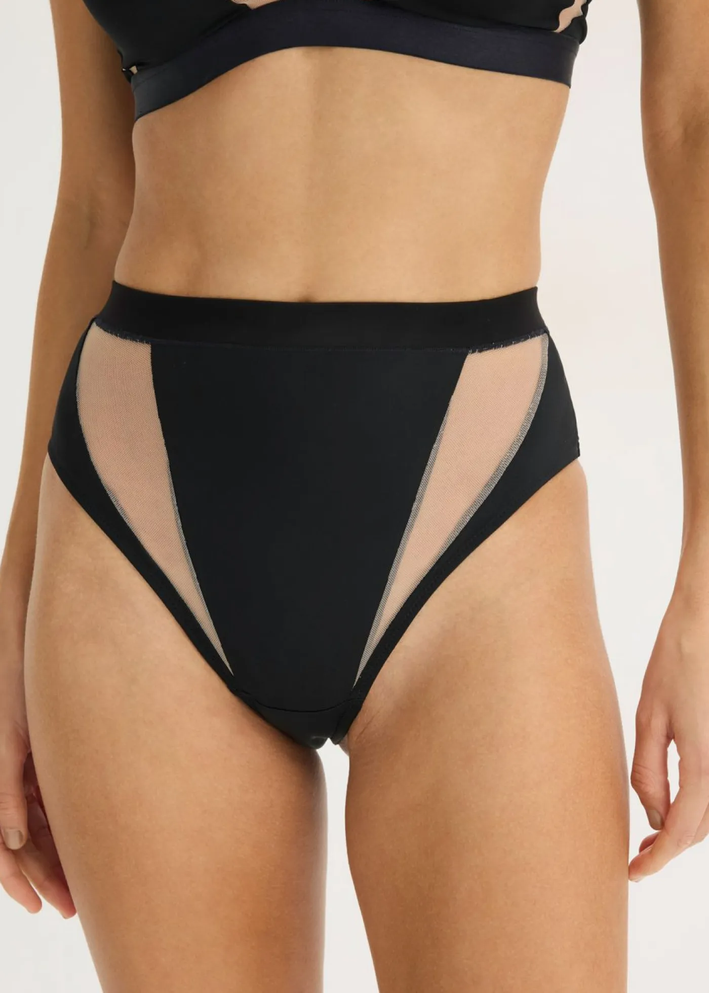 Mujer bonprix bonprix Tanga de talle alto con insertos transparentes