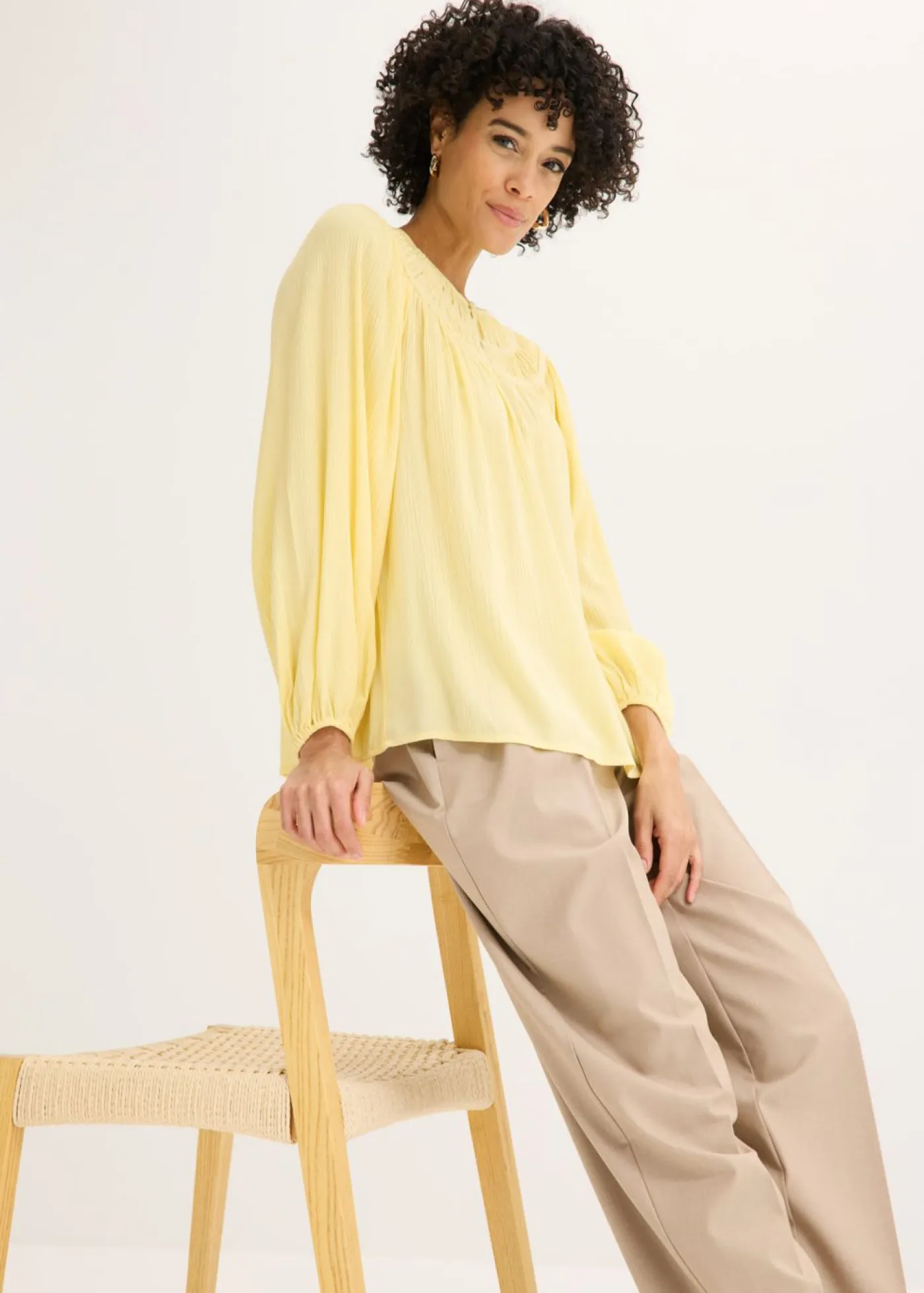 bonprix bonprix Camisas Y Blusas|Novedades>Túnica con cintas de encaje Amarillo claro