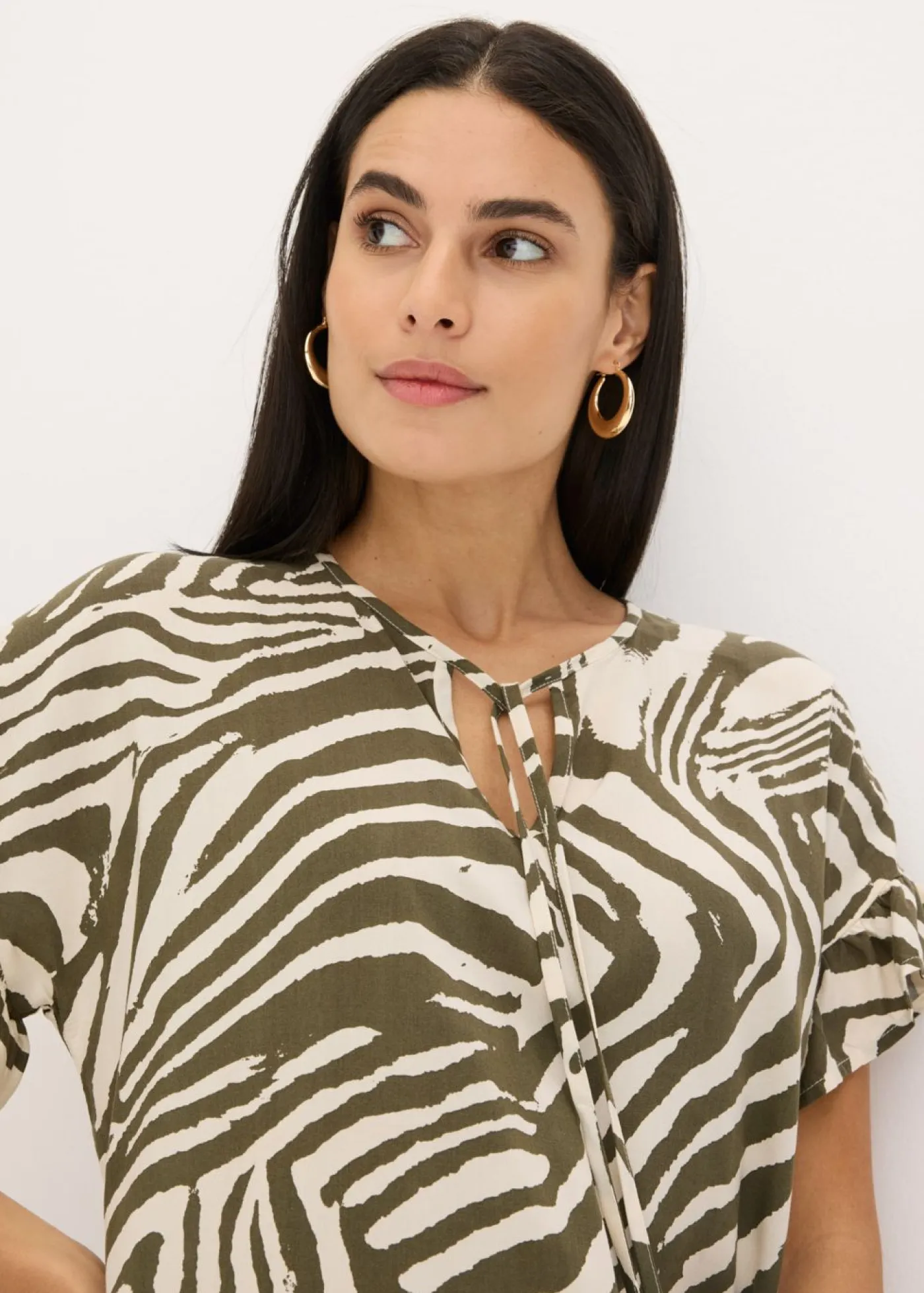 bonprix bonprix Camisas Y Blusas>Túnica holgada de viscosa Crudo/verde oliva oscuro con estampado de cebra