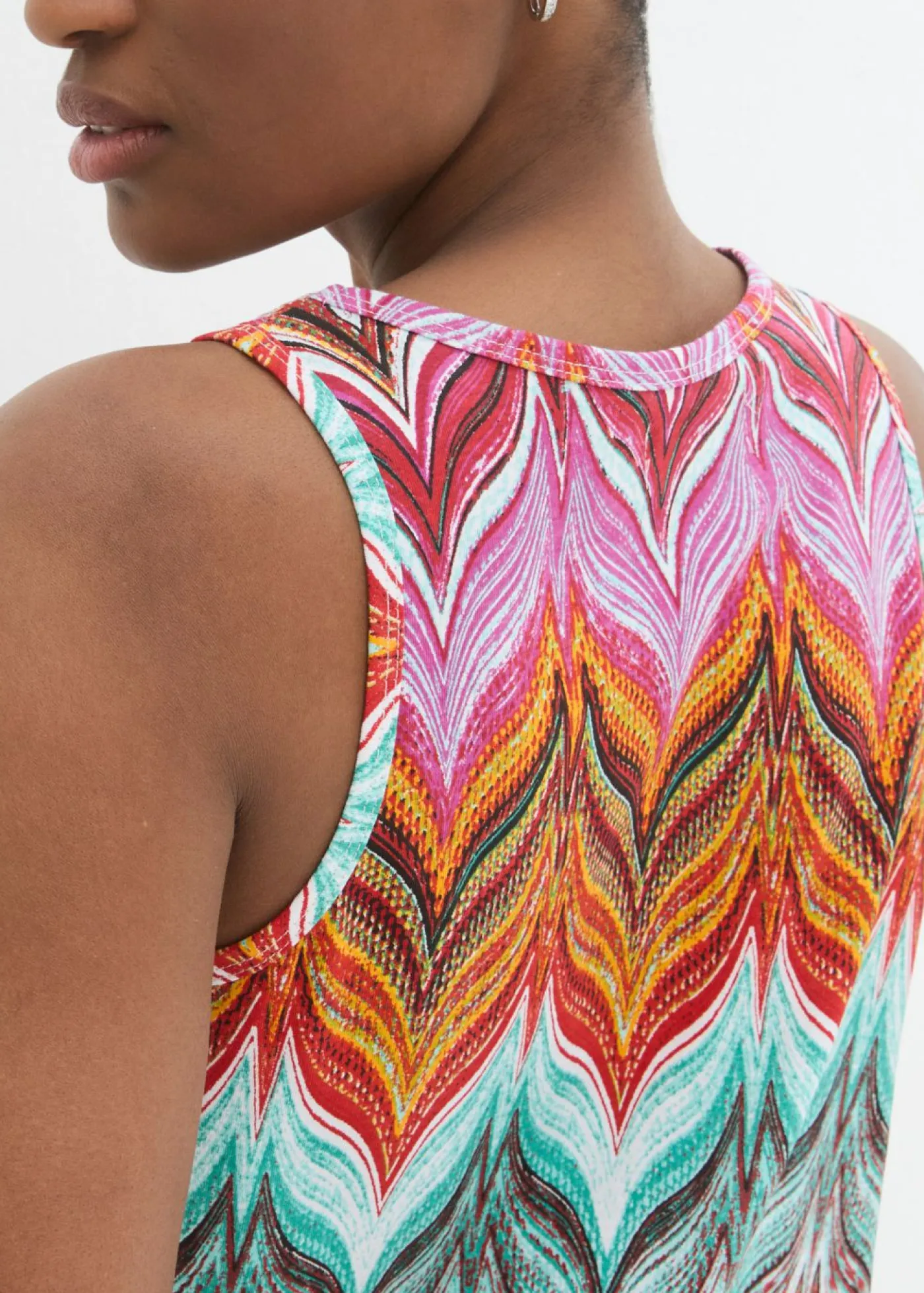 bonprix bonprix Camisetas>Top con lentejuelas Multicolor