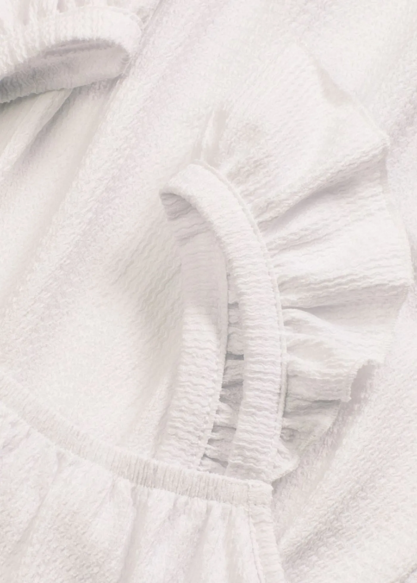 bonprix bonprix Camisetas>Top de crepé de punto con tirantes con volantes Blanco