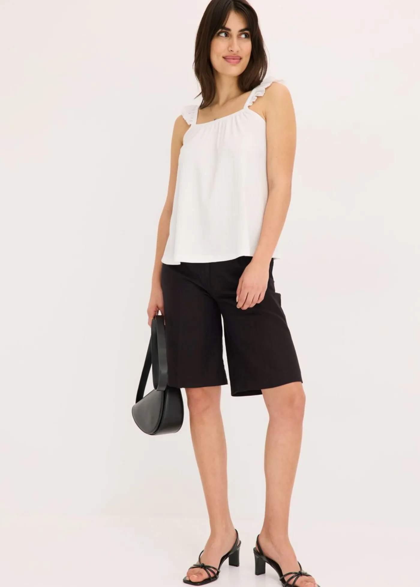 bonprix bonprix Camisetas>Top de crepé de punto con tirantes con volantes Blanco