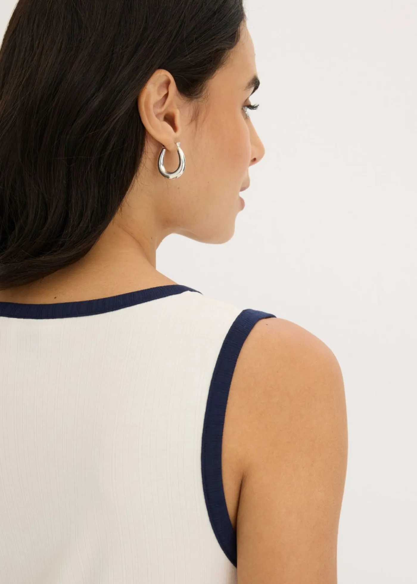 bonprix bonprix Camisetas>Top de punto con panel en contraste beige natural-azul marino