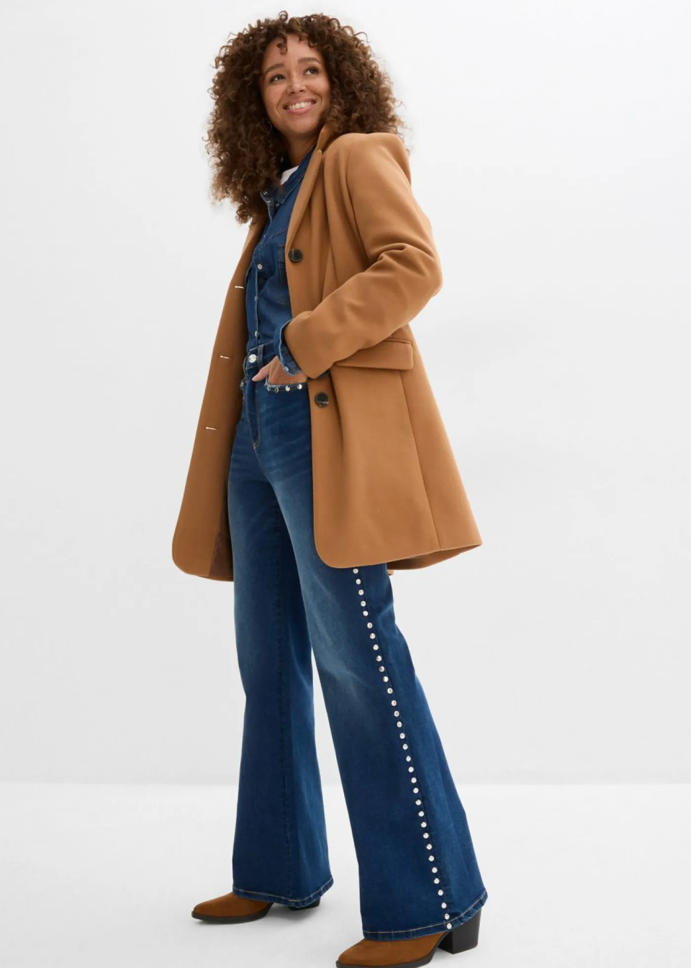 bonprix bonprix Vaqueros|Tallas Pequeñas>Vaqueros acampanados de talle alto con ribete de tachuelas Azul piedra usado