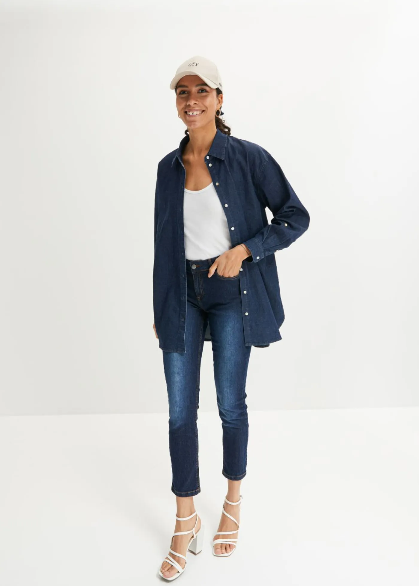 bonprix bonprix Vaqueros>Vaqueros acortados de corte slim y media cintura Denim claro desgastado