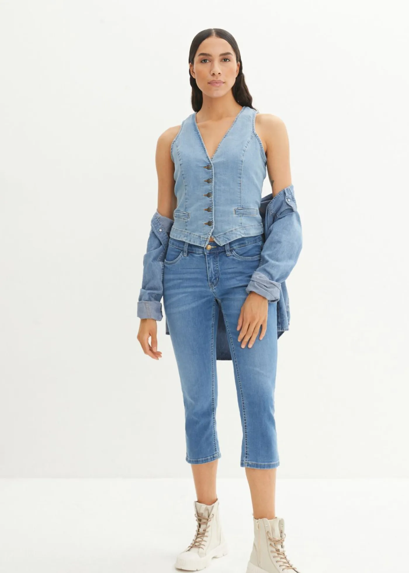 bonprix bonprix Vaqueros>Vaqueros capri Azul claro usado