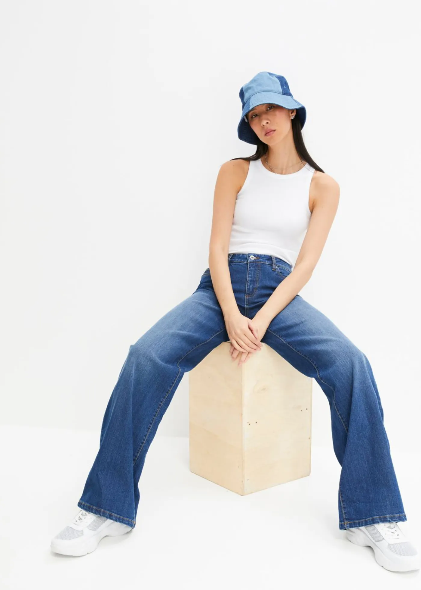 bonprix bonprix Tallas Pequeñas>Vaqueros de pernera ancha, mid waist, elástico Azul piedra