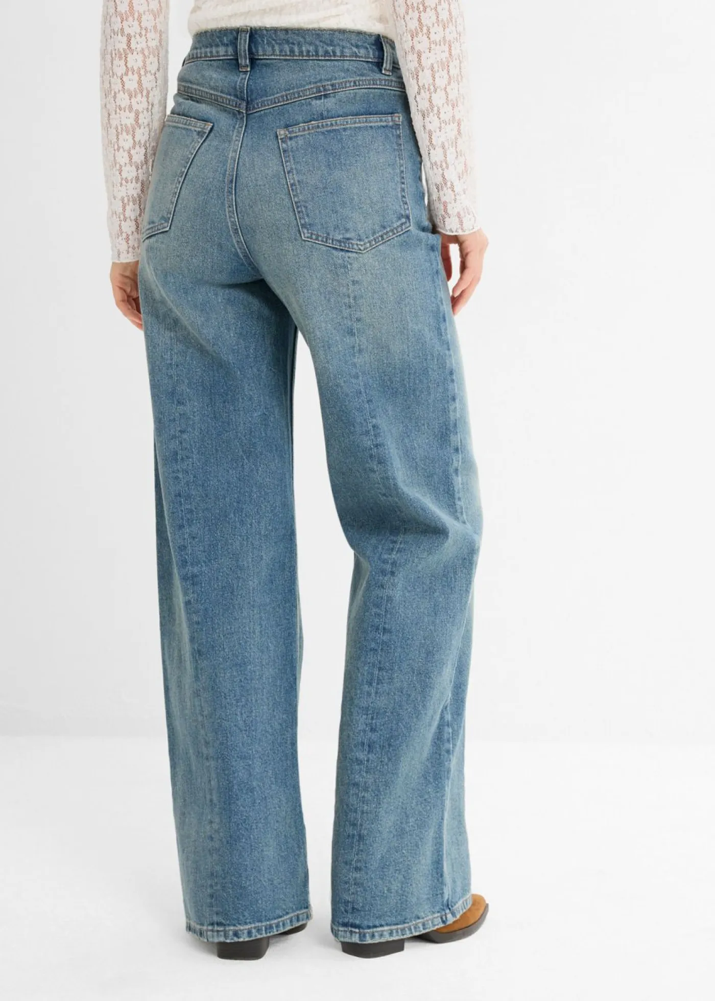 bonprix bonprix Vaqueros>Vaqueros elásticos con corte holgado, talle alto y diseño recto azul claro denim usado