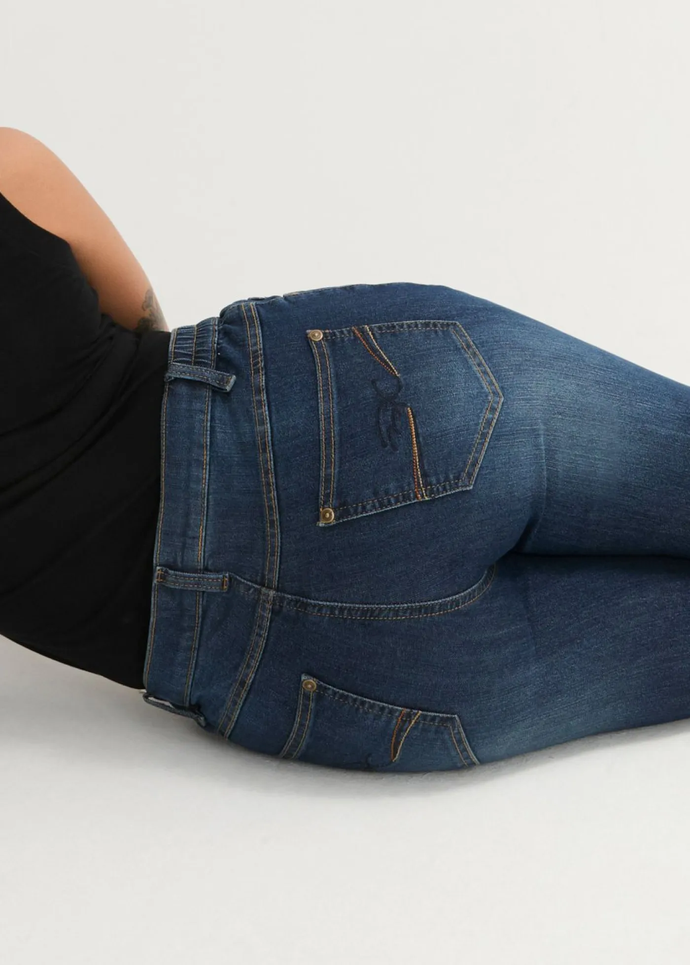 bonprix bonprix Vaqueros|Tallas Pequeñas>Vaqueros elásticos con corte pitillo y tiro medio denim intenso