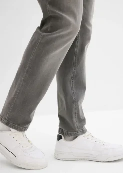 Hombre bonprix bonprix Vaqueros elásticos con corte regular, cinturón y diseño recto
