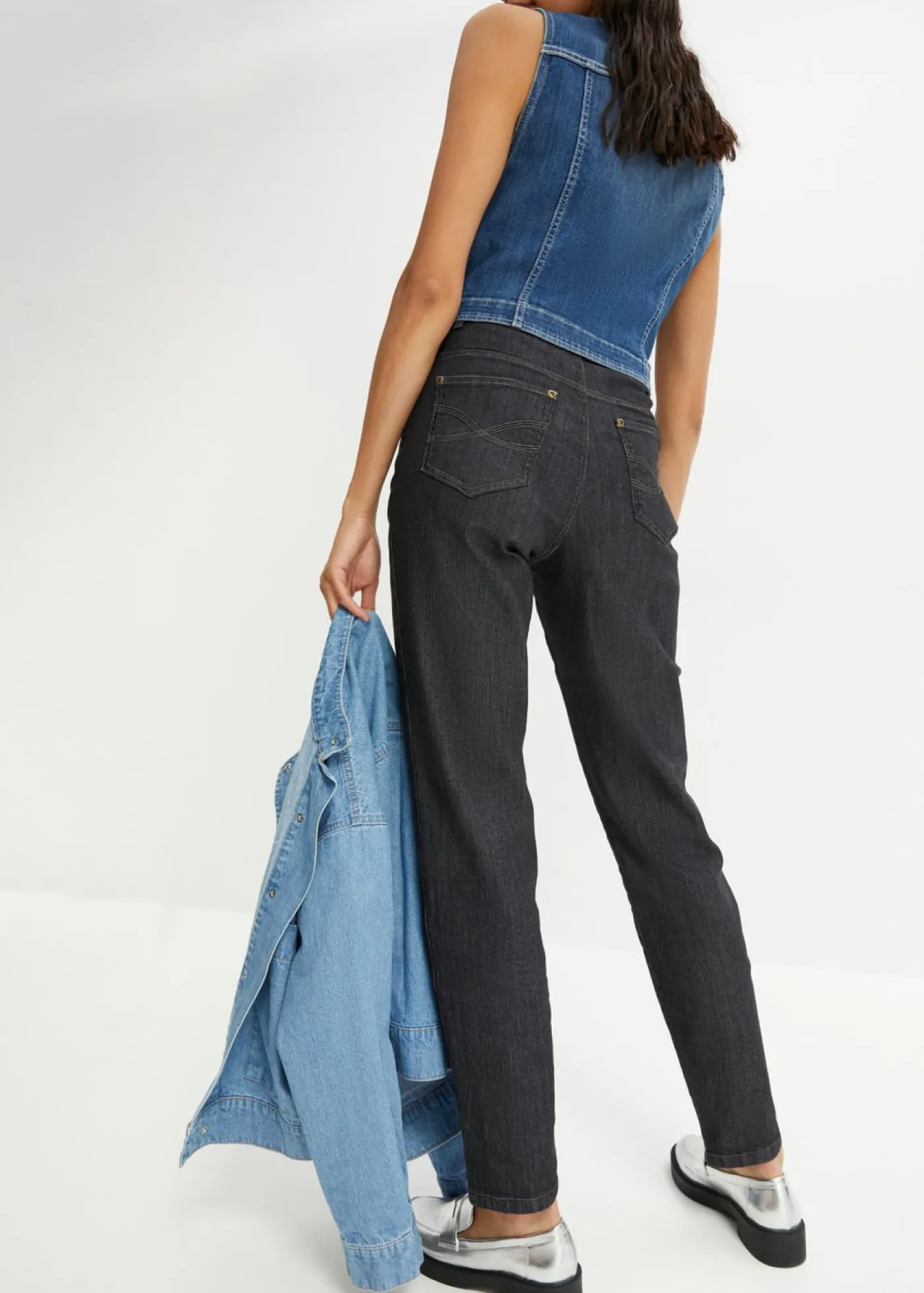 Mujer bonprix bonprix Vaqueros elásticos de cintura alta y corte mom