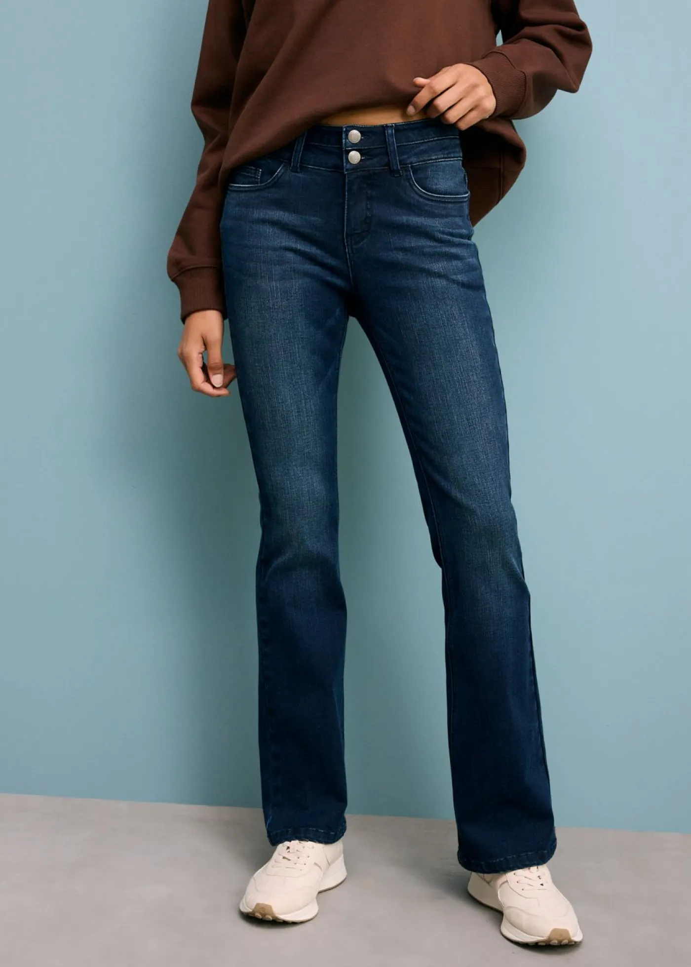 Mujer bonprix bonprix Vaqueros moldeadores y suaves con corte bootcut y talle alto