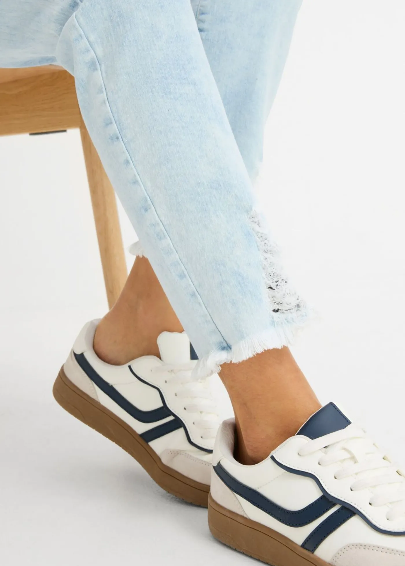 bonprix bonprix Vaqueros>Vaqueros mom, high waist, con efecto roto Azul usado