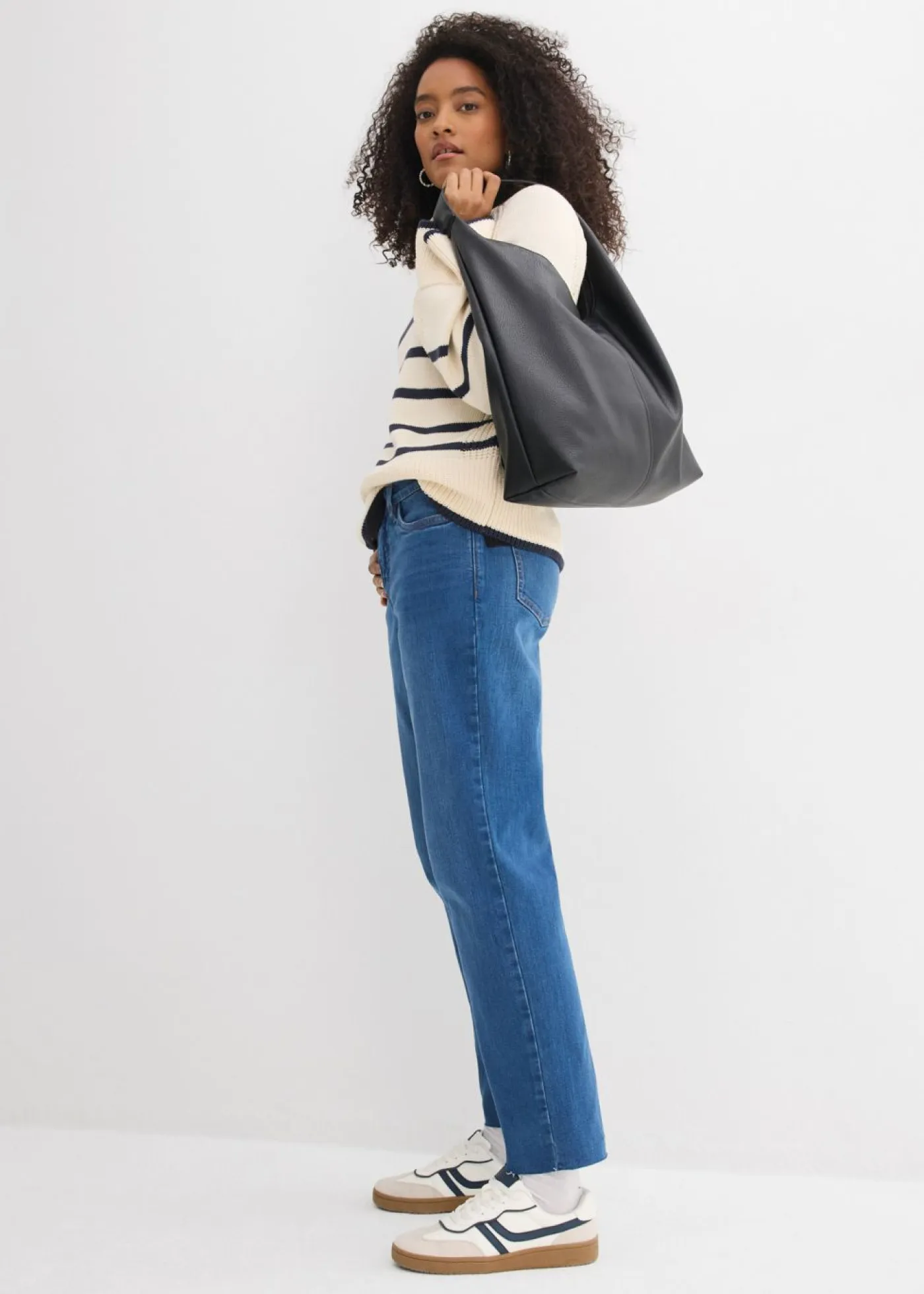 bonprix bonprix Vaqueros>Vaqueros rectos de algodón orgánico con talle medio y largo cropped Azul piedra usado