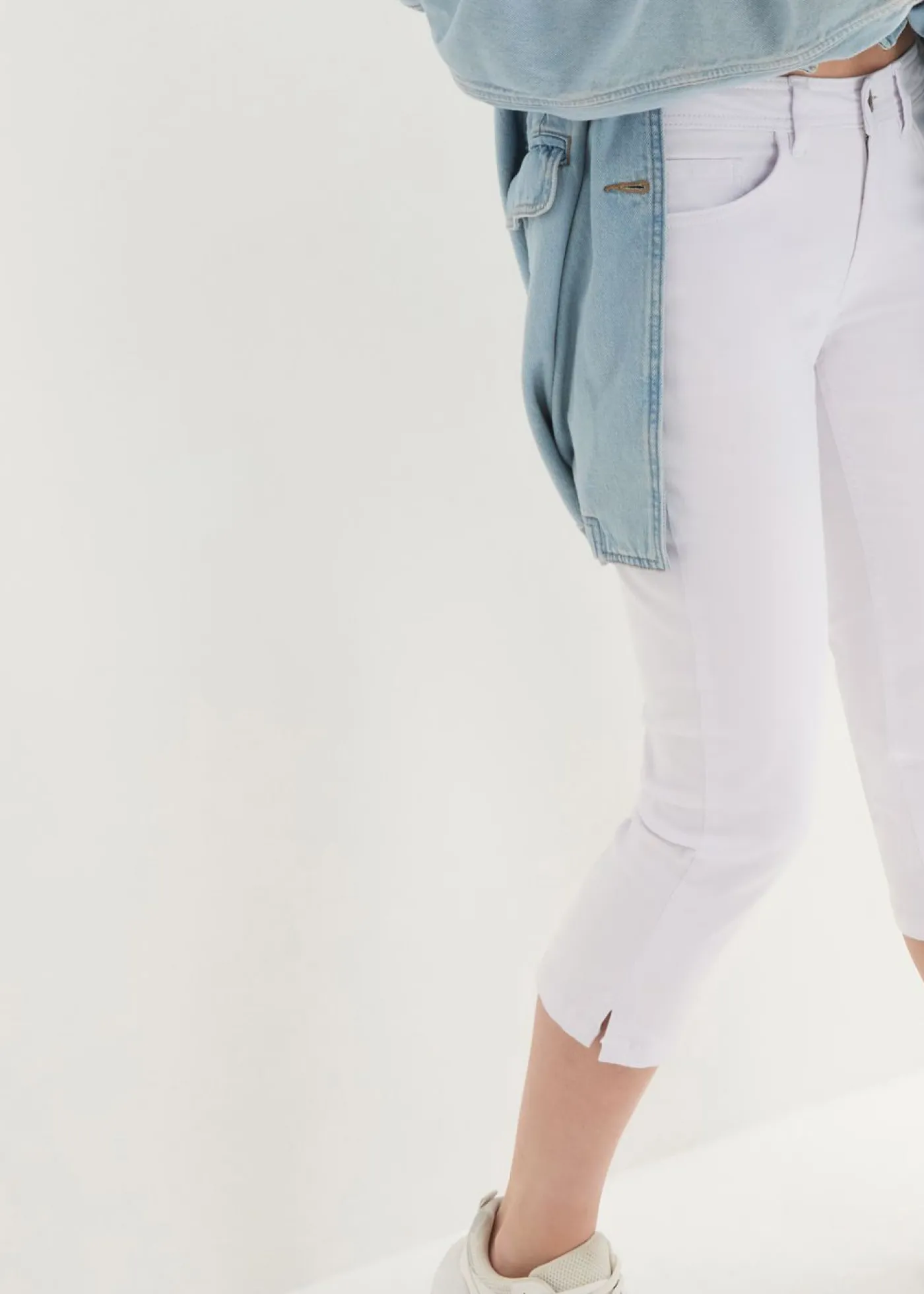 bonprix bonprix Vaqueros>Vaqueros slim fit, talle medio, cropped Sarga blanca