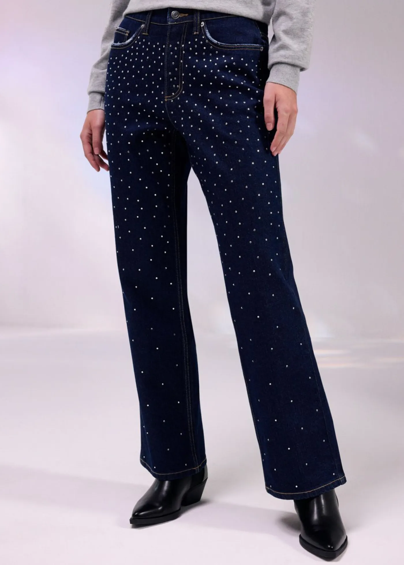 bonprix bonprix Tallas Pequeñas>Vaqueros straight, mid waist, con piedras brillantes denim intenso