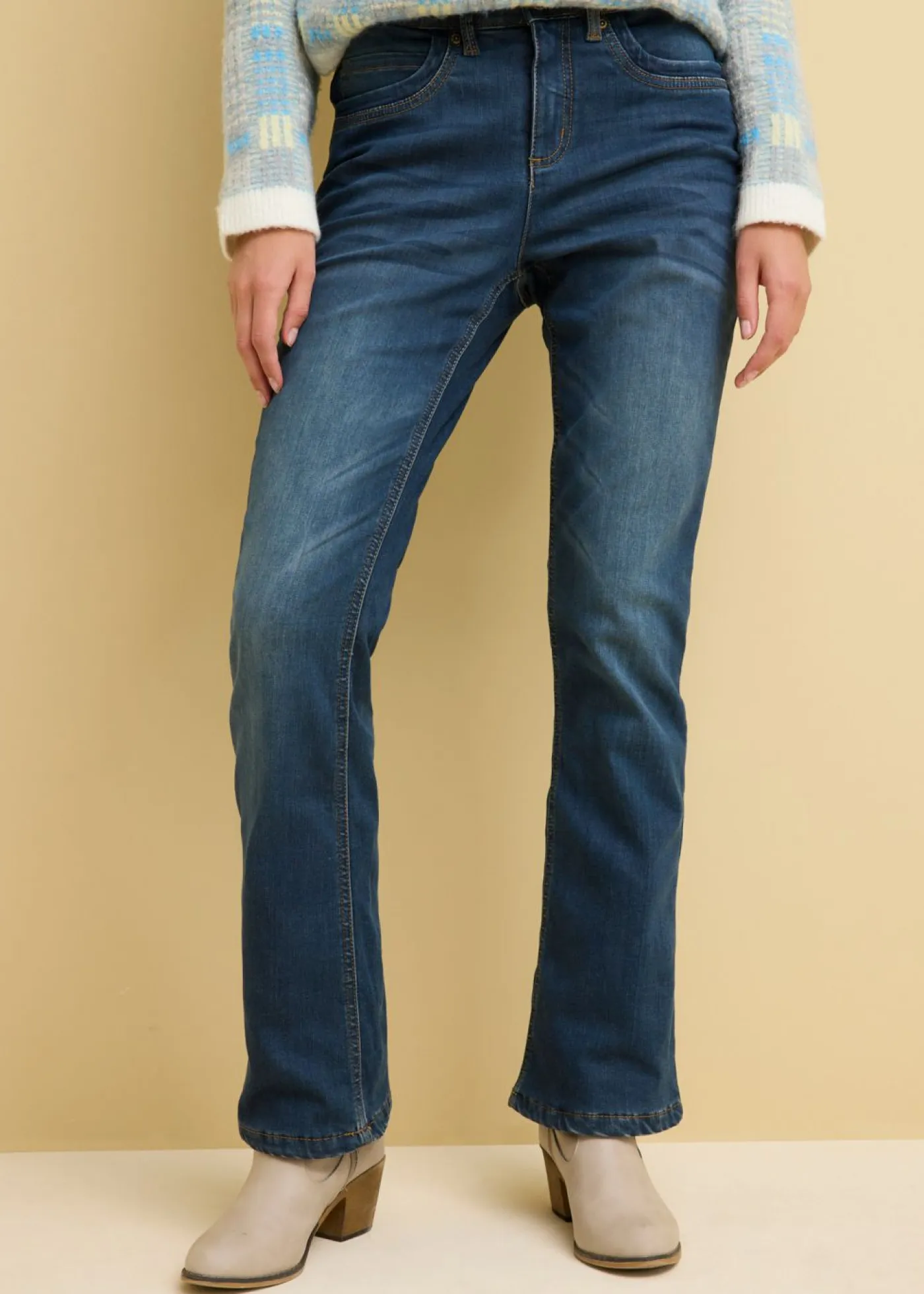 bonprix bonprix Ropa Térmica|Vaqueros>Vaqueros térmicos de talle alto con corte bootcut Azul marino desgastado