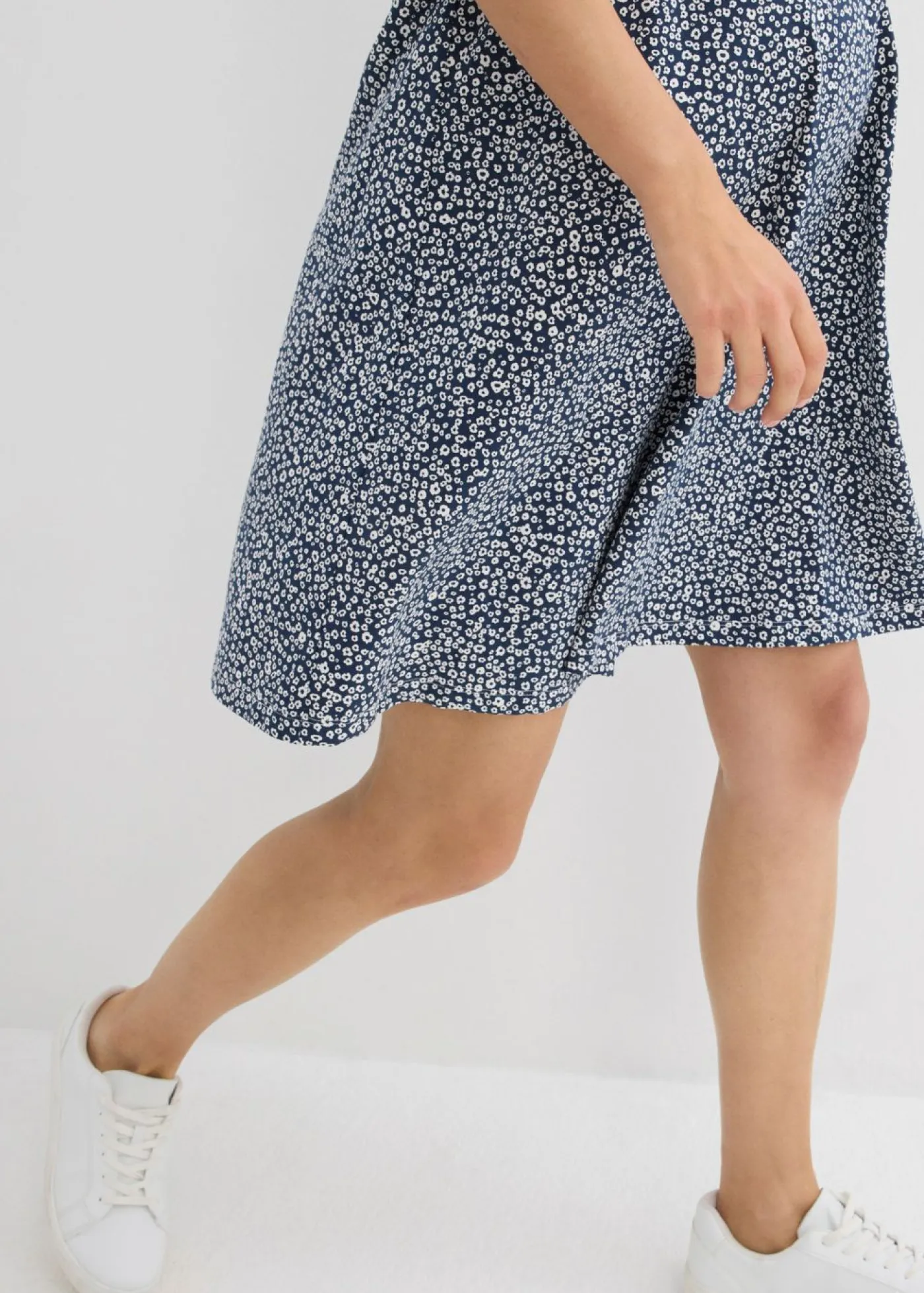 bonprix bonprix Premamá>Vestido 2 en 1premamá y de lactancia de punto de algodón orgánico blanco lana-azul marino con flores