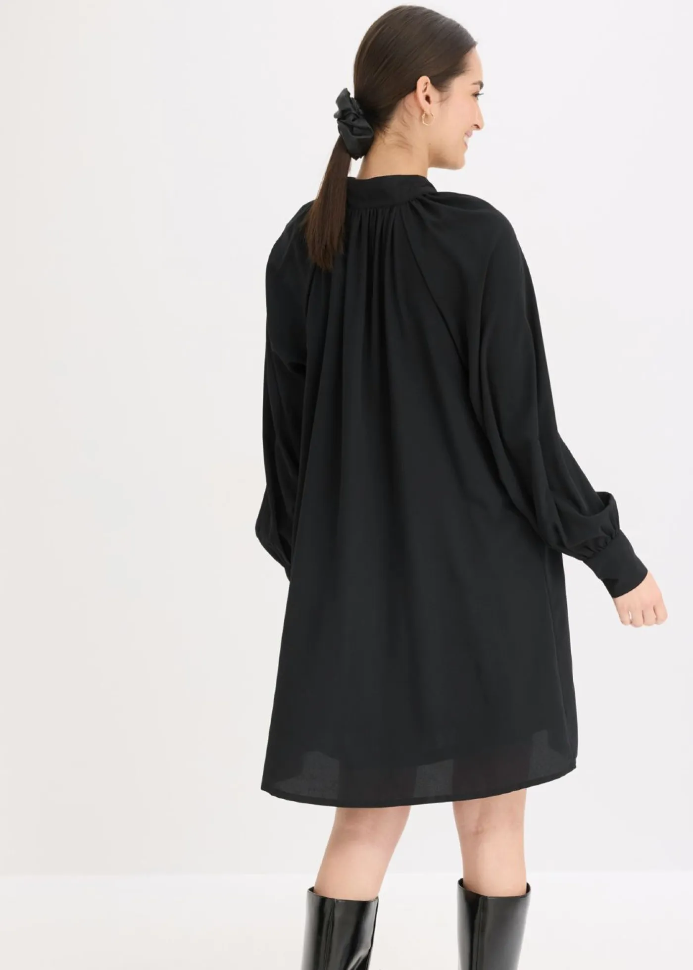 bonprix bonprix Vestidos>Vestido camisero con lazo en el cuello Negro