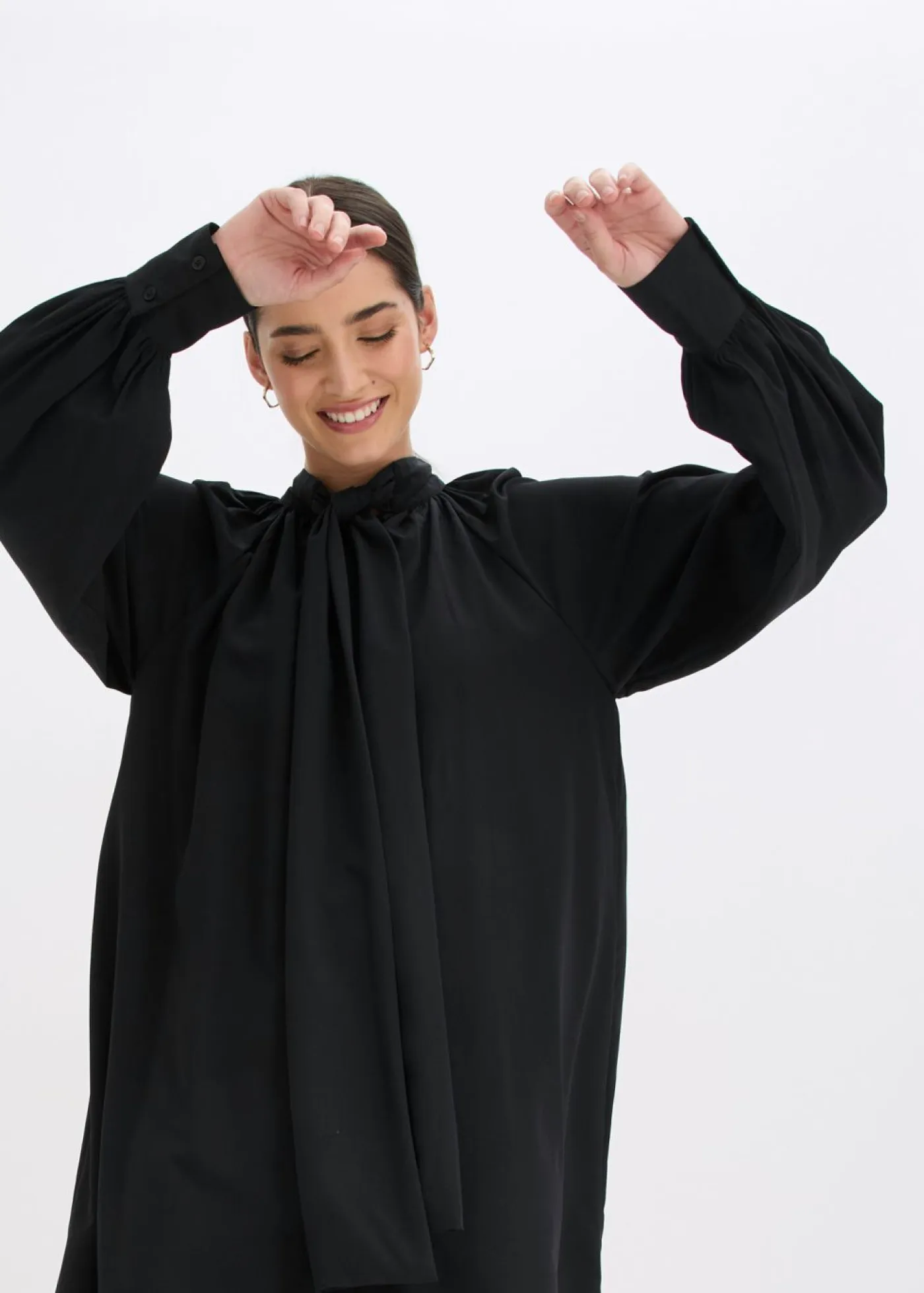 bonprix bonprix Vestidos>Vestido camisero con lazo en el cuello Negro