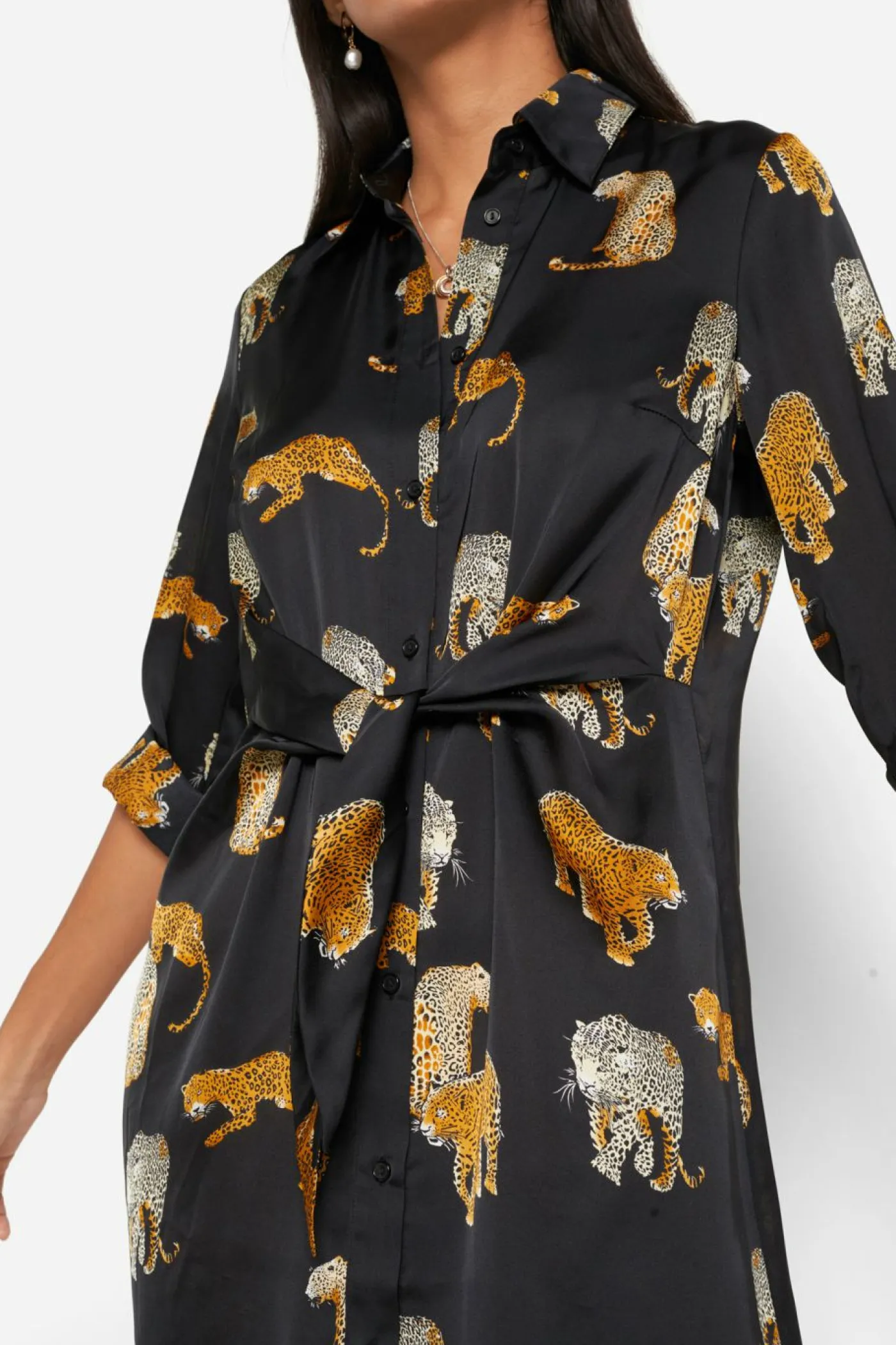 bonprix bonprix Vestidos>Vestido camisero de satén Estampado de leopardo en negro