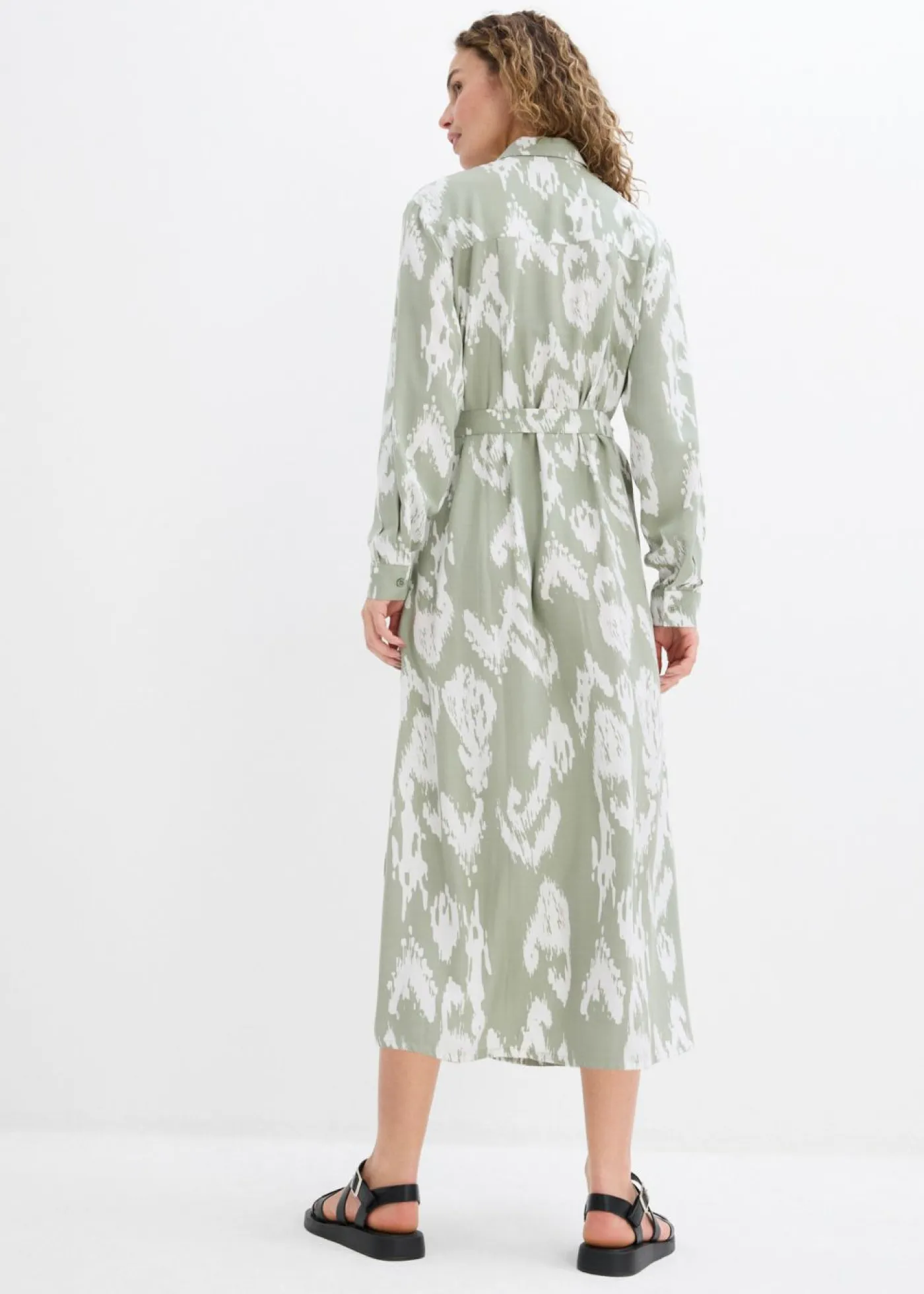 bonprix bonprix Vestidos>Vestido camisero de viscosa fluida verde alga-blanco lana