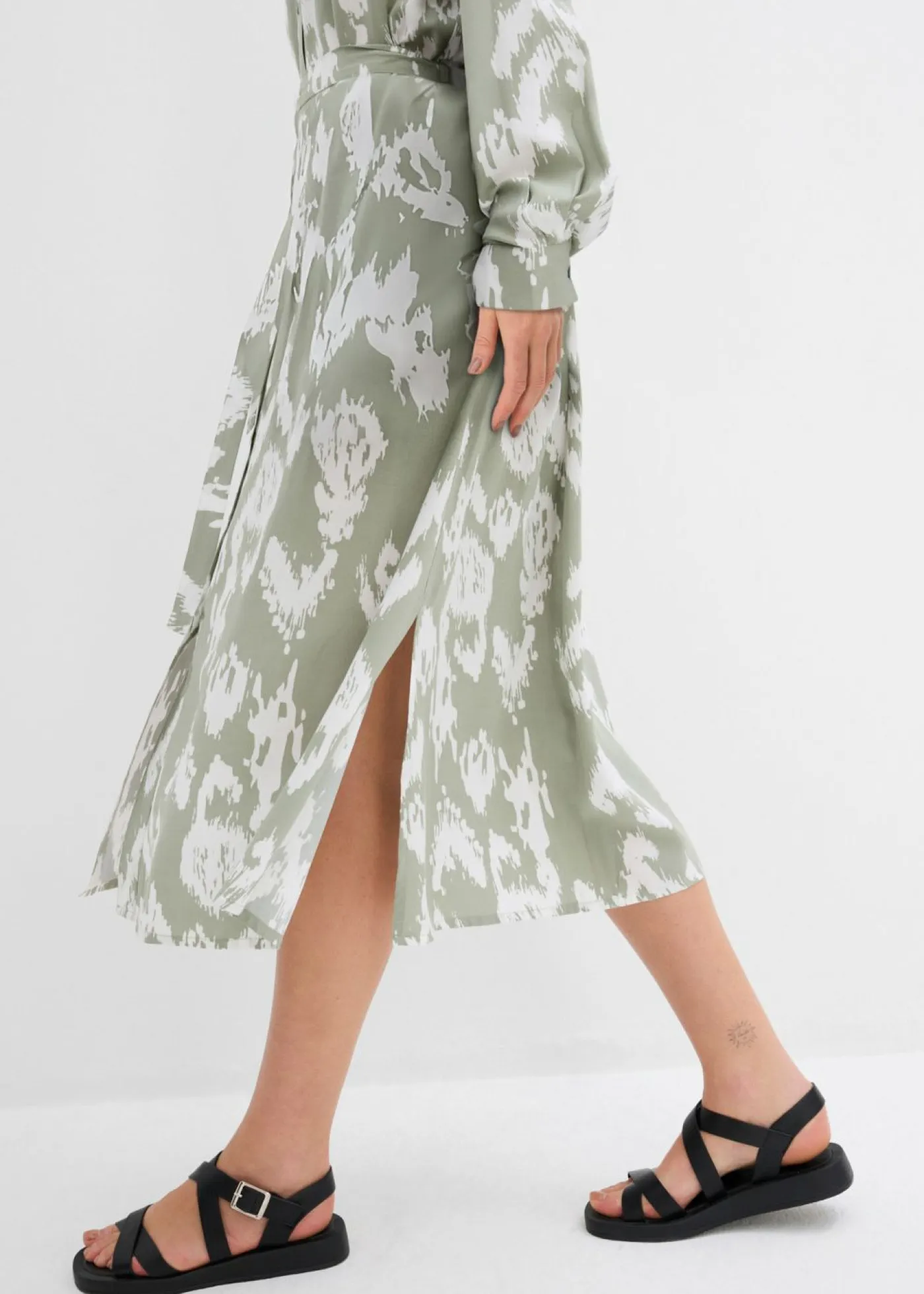 bonprix bonprix Vestidos>Vestido camisero de viscosa fluida verde alga-blanco lana