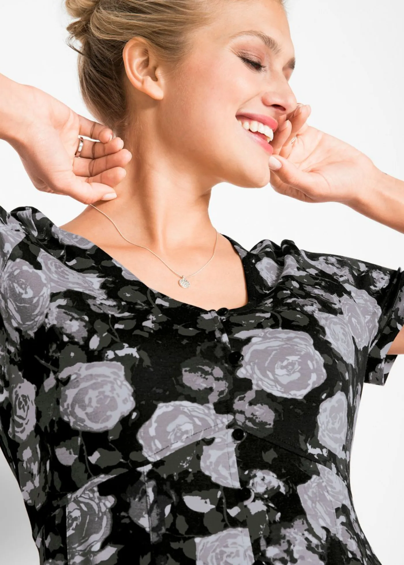 bonprix bonprix Vestidos>Vestido camisero largo de mezcla de viscosa fluida negro - blanco - plata - oliva pálido - gris - pizarra con flores