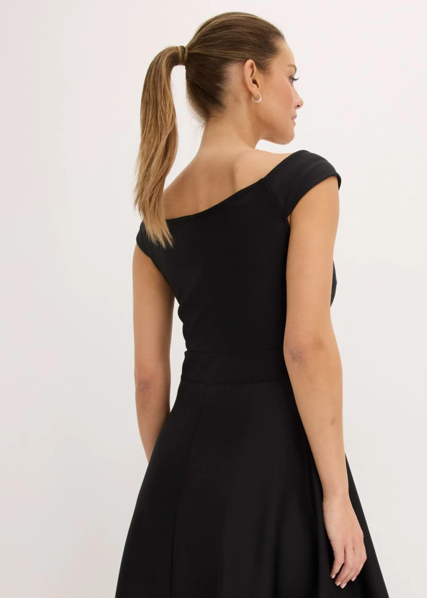bonprix bonprix Vestidos|Ropa Elegante>Vestido con escote bañera, encaje y cinturón Negro