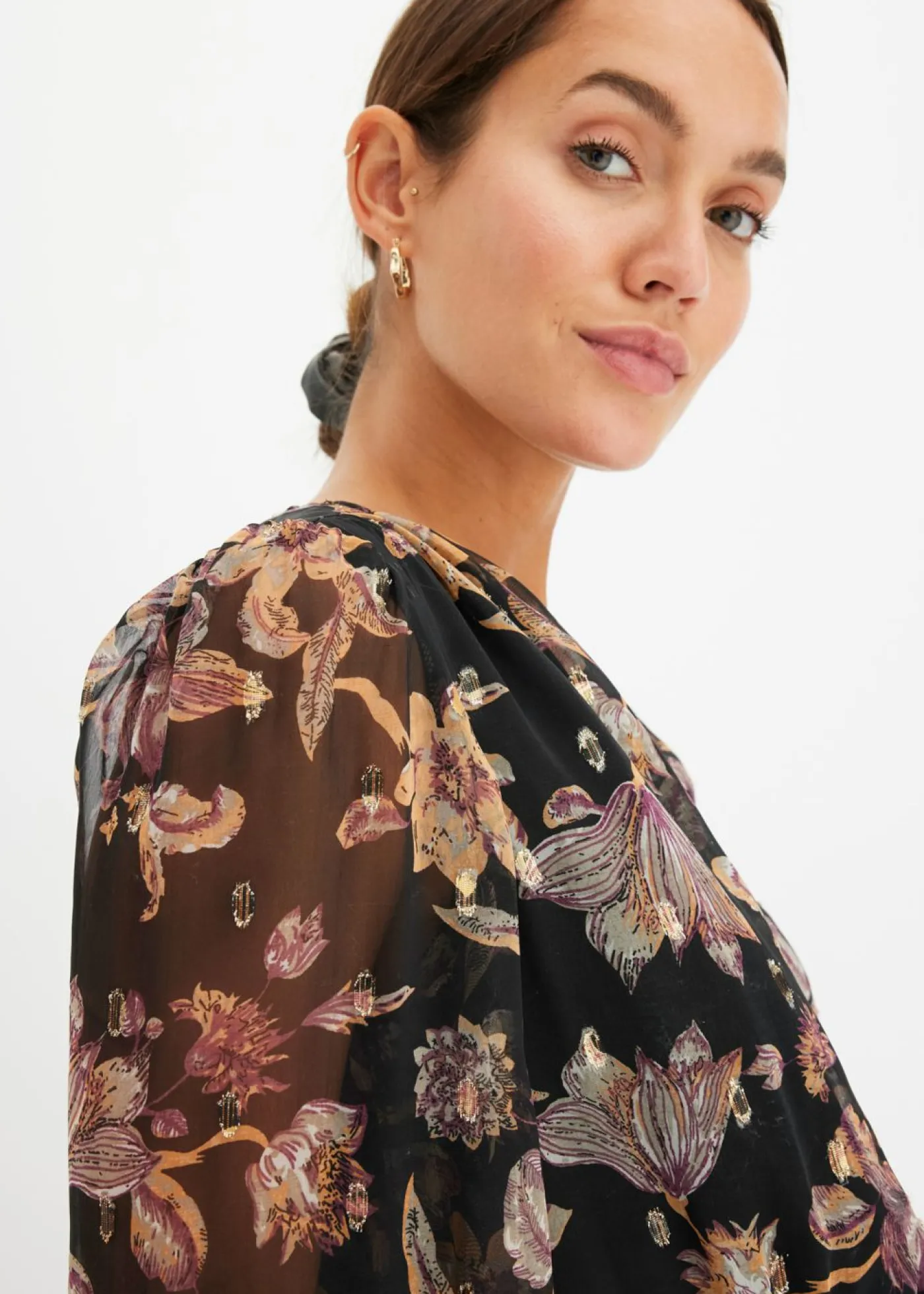 bonprix bonprix Vestidos>Vestido con largo asimétrico Negro con flores