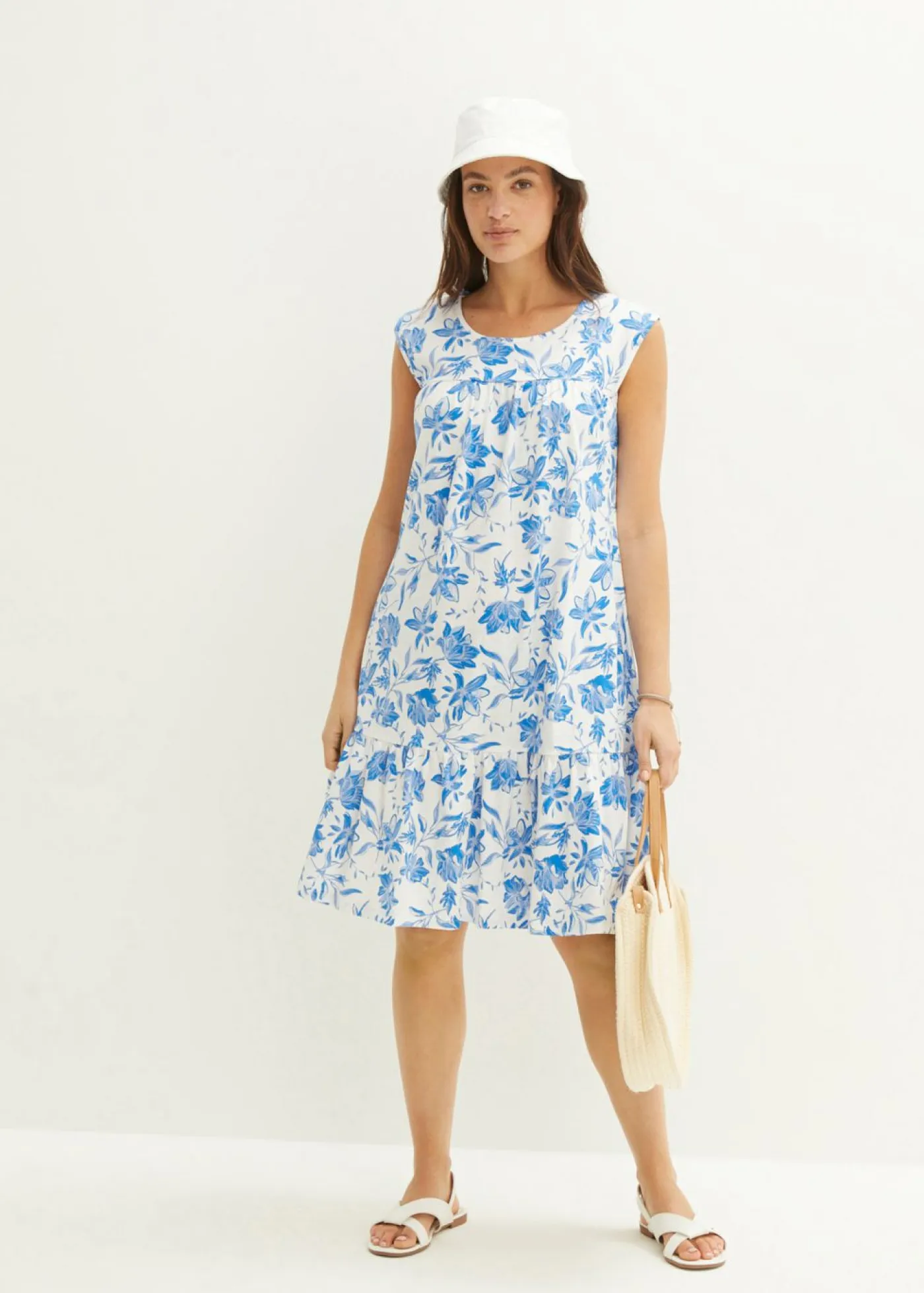 bonprix bonprix Vestidos>Vestido con volante, hasta la rodilla blanco/azur con flores