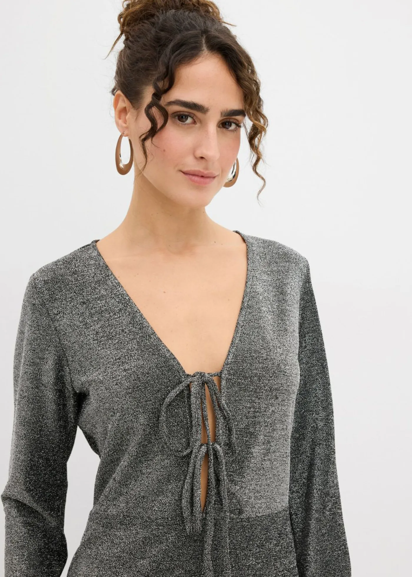 bonprix bonprix Vestidos>Vestido corto con material brillante y detalle de lazo Negro-plata