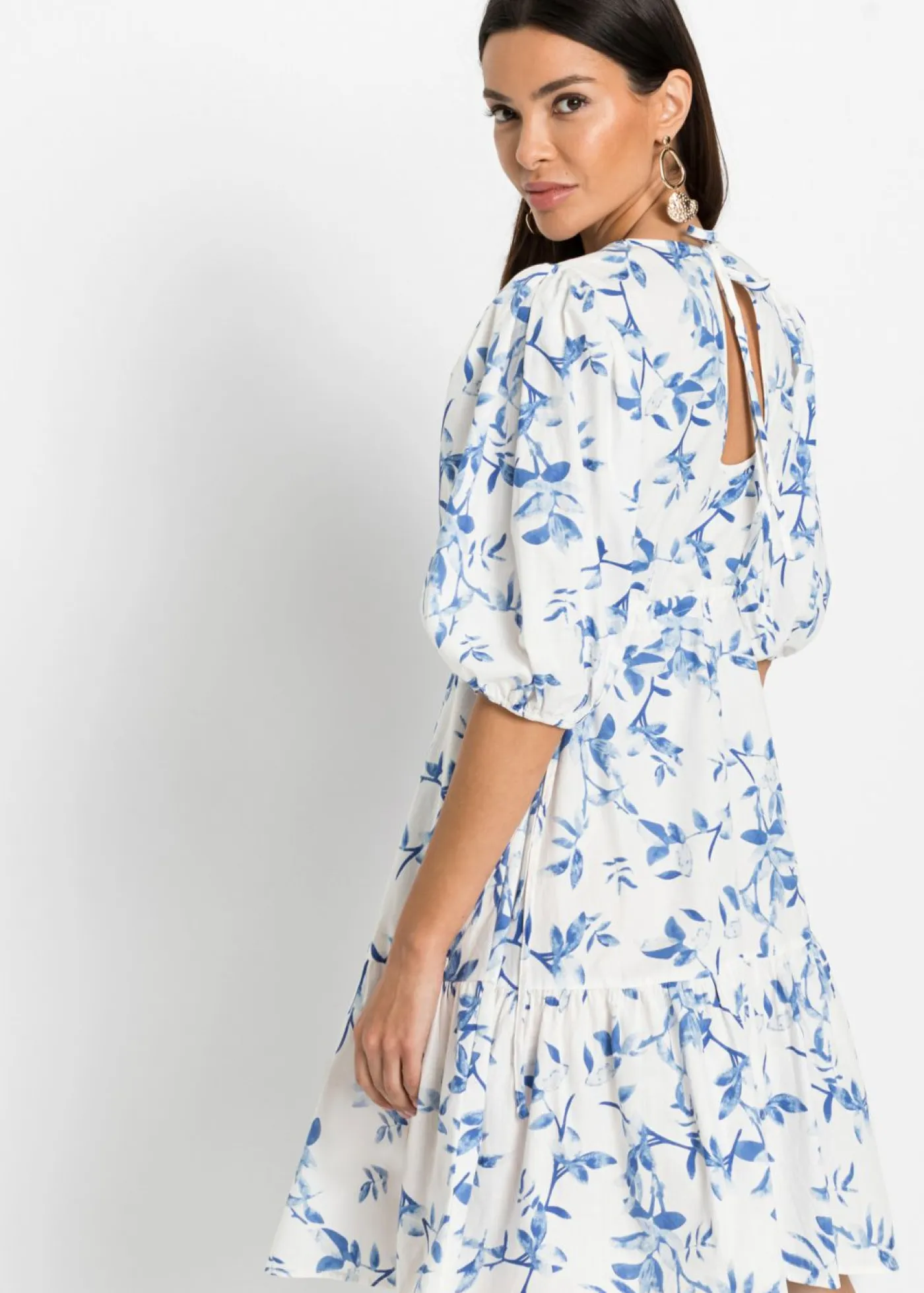 bonprix bonprix Vestidos>Vestido corto de algodón puro Blanco-azul claro de flores