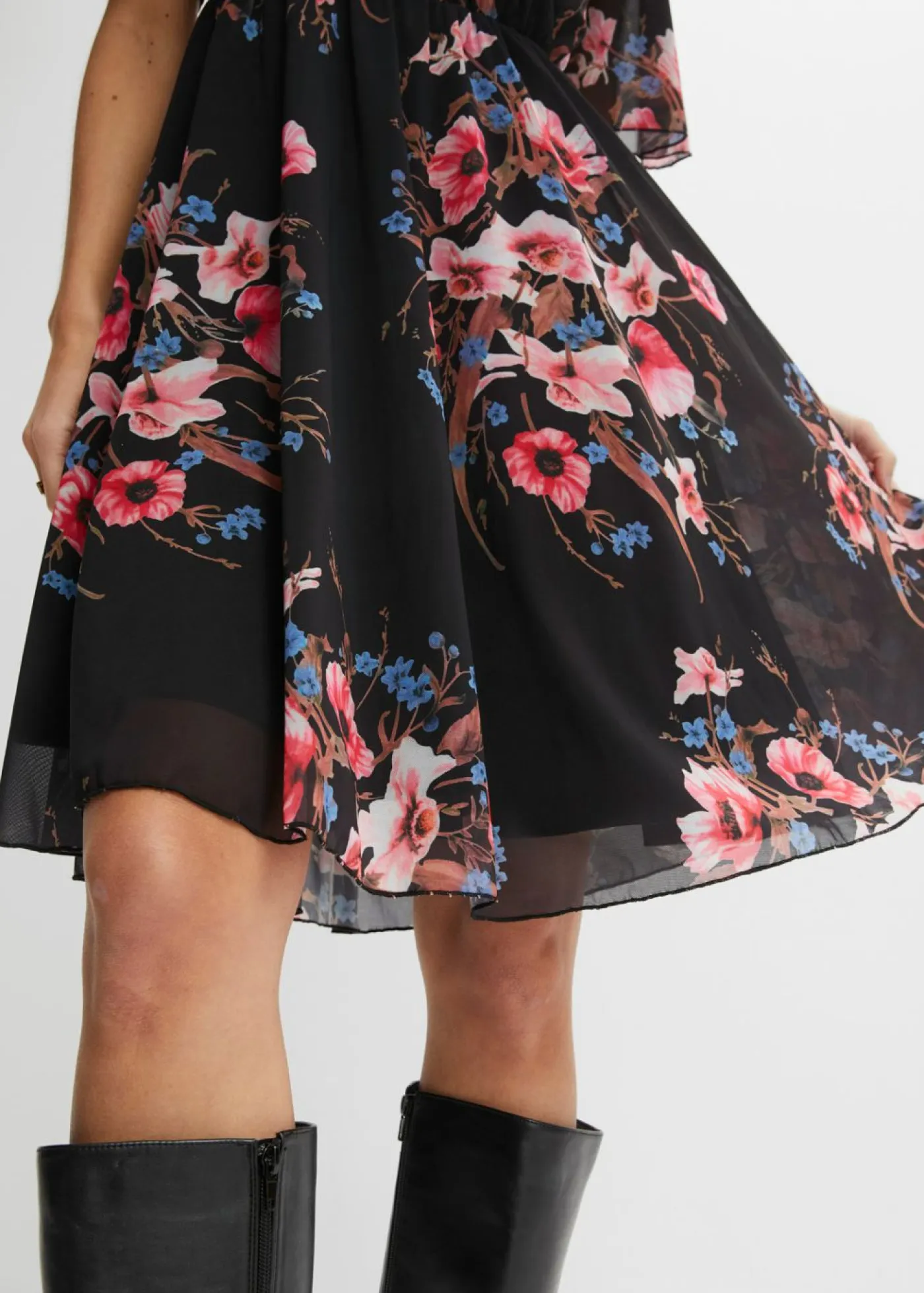 bonprix bonprix Vestidos>Vestido corto de malla Negro con flores