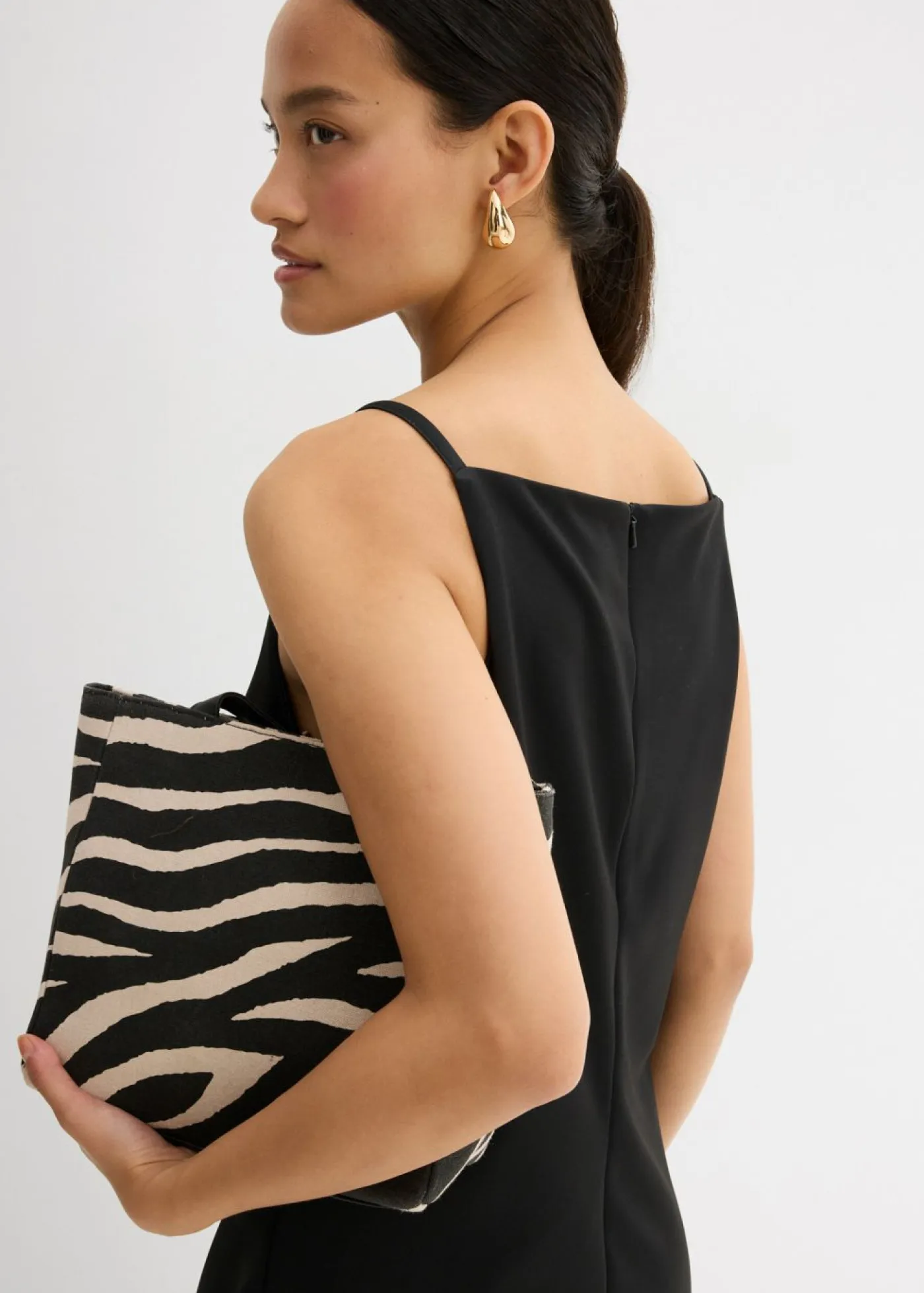 bonprix bonprix Esenciales|Vestidos>Vestido corto de neopreno fluido Negro