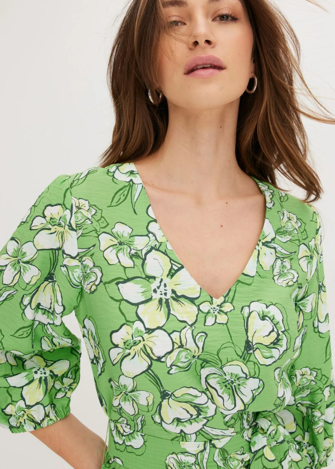 bonprix bonprix Vestidos>Vestido corto de suave mezcla de viscosa Verde trébol de flores