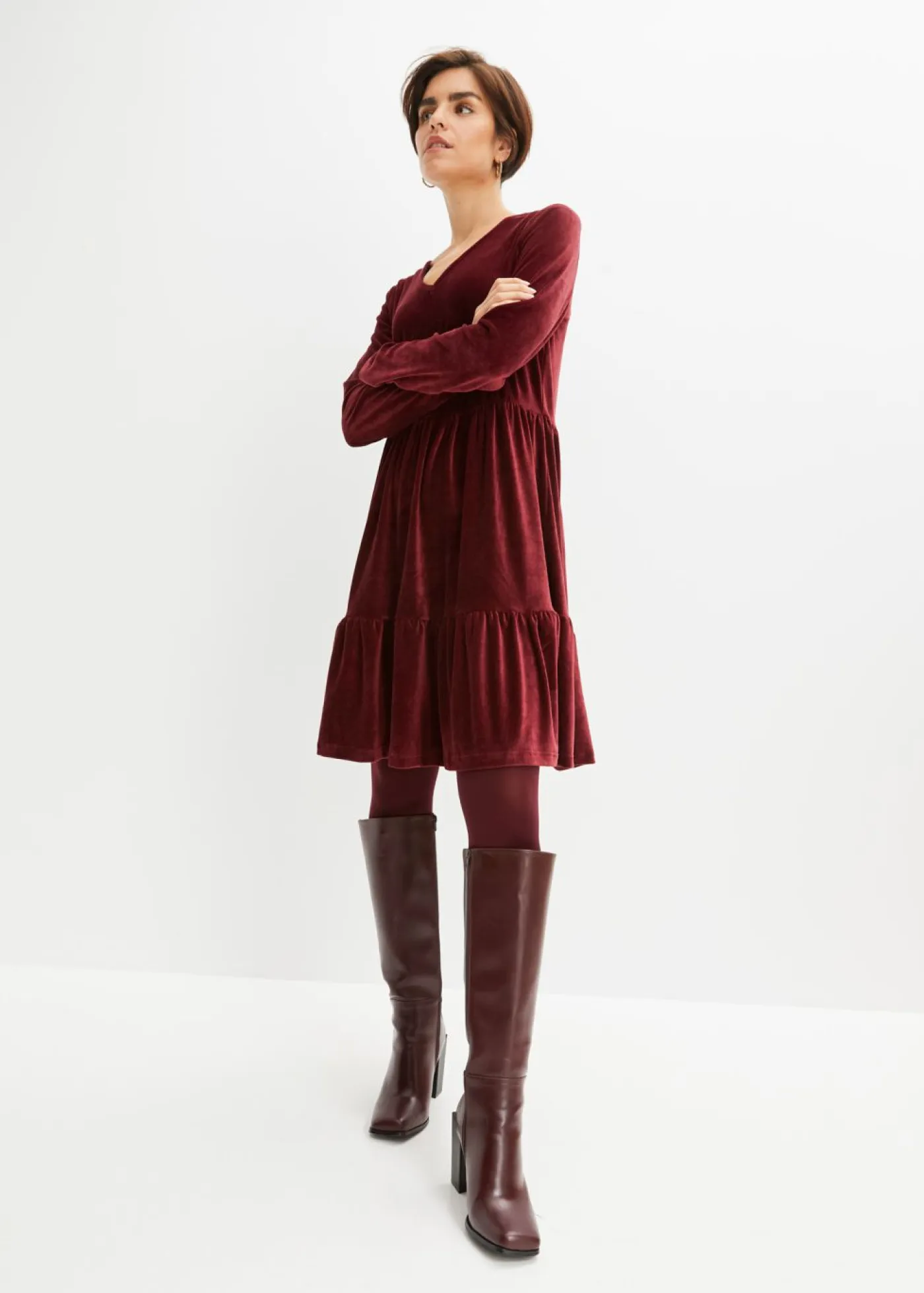 bonprix bonprix Vestidos>Vestido corto de terciopelo elástico rojo avellana