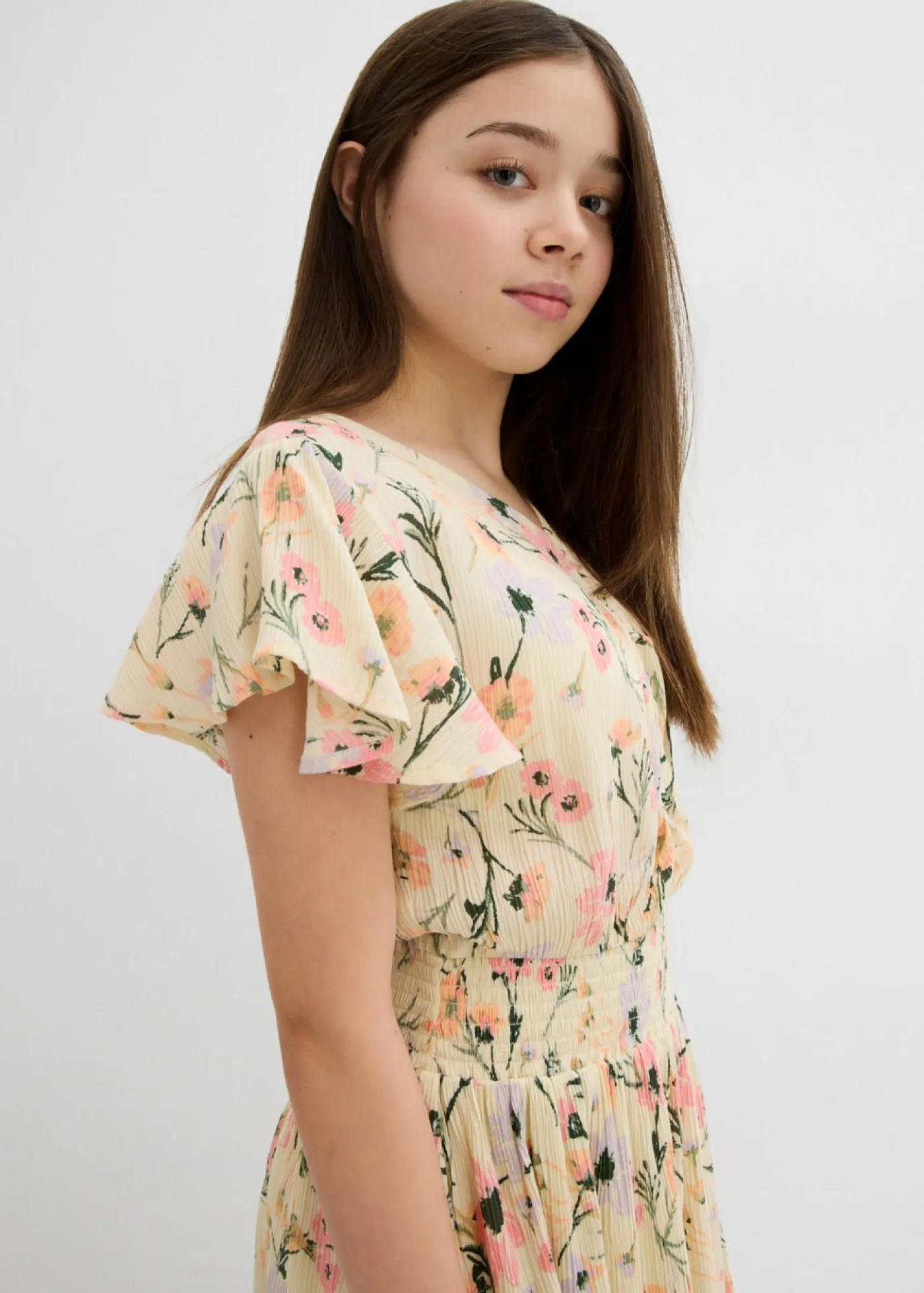 bonprix bonprix Ropa 9 A 16 Años·Vestidos Y Monos>Vestido corto de viscosa fluida crudo-rosa pálido con flores