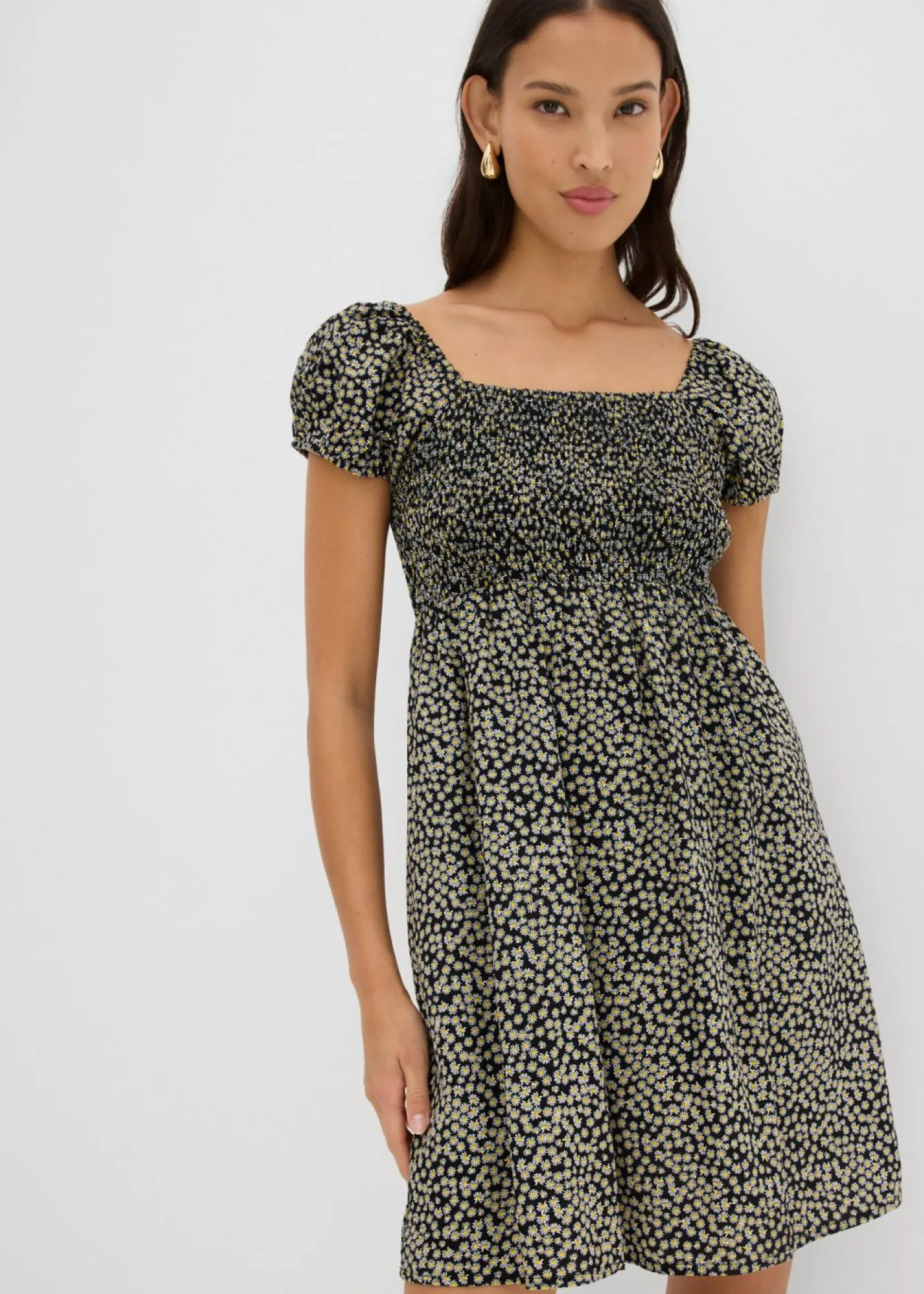 bonprix bonprix Vestidos>Vestido corto de viscosa fluida negro-blanco-amarillo narciso