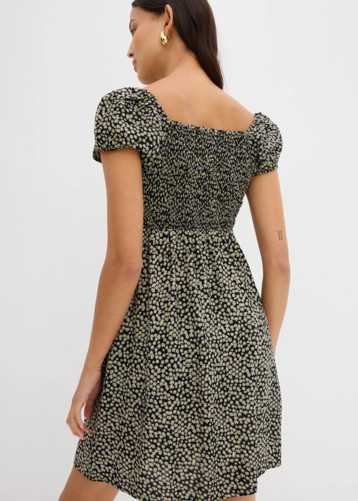 bonprix bonprix Vestidos>Vestido corto de viscosa fluida negro-blanco-amarillo narciso