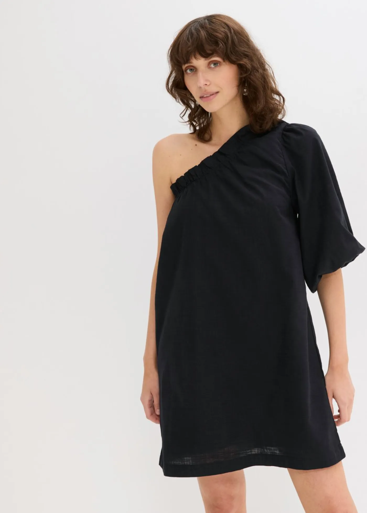 Mujer bonprix bonprix Vestido de algodón con un hombro al descubierto