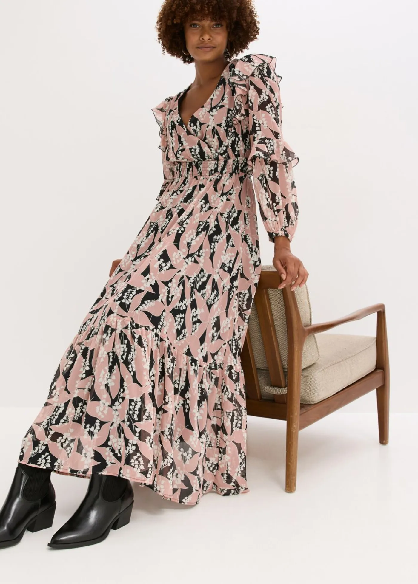 bonprix bonprix Vestidos>Vestido de gasa con volantes Negro-rosa palo