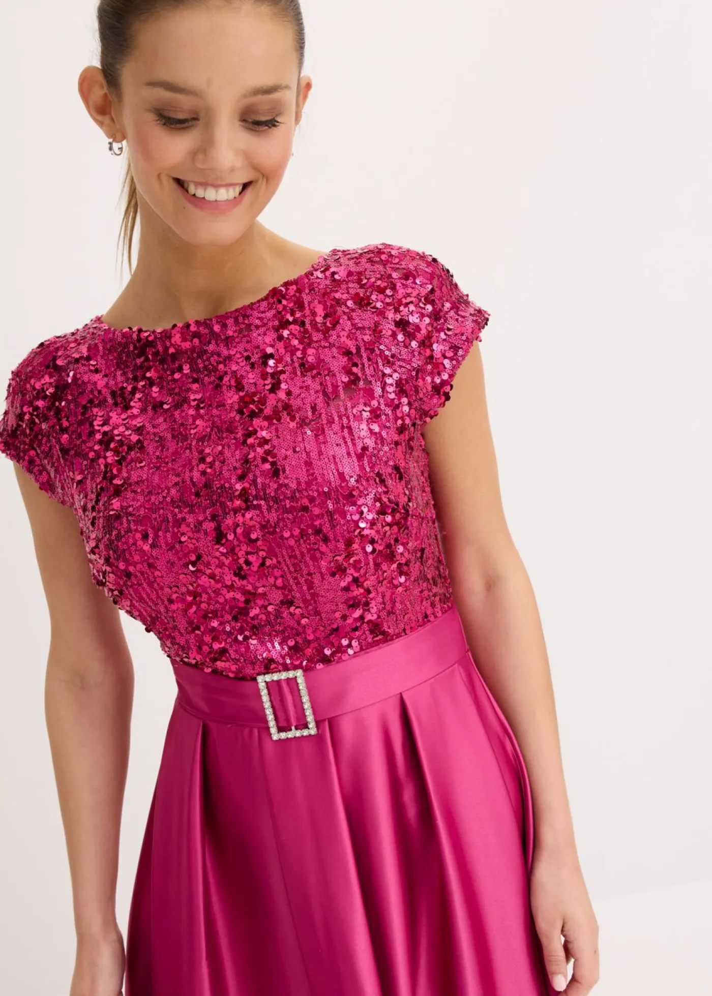bonprix bonprix Vestidos|Novedades>Vestido de noche de satén brillante con lentejuelas Rosa fucsia