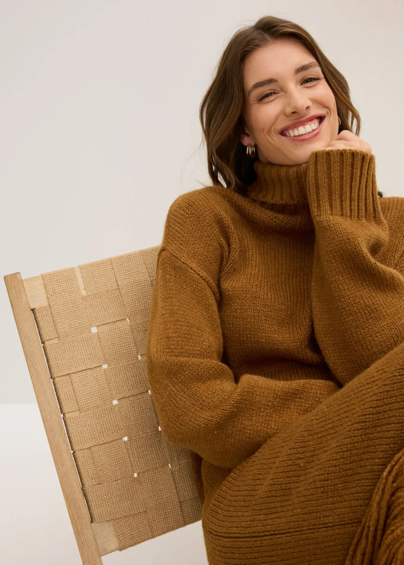 bonprix bonprix Vestidos|Ropa De Punto>Vestido de punto con flecos en el dobladillo Marrón coñac