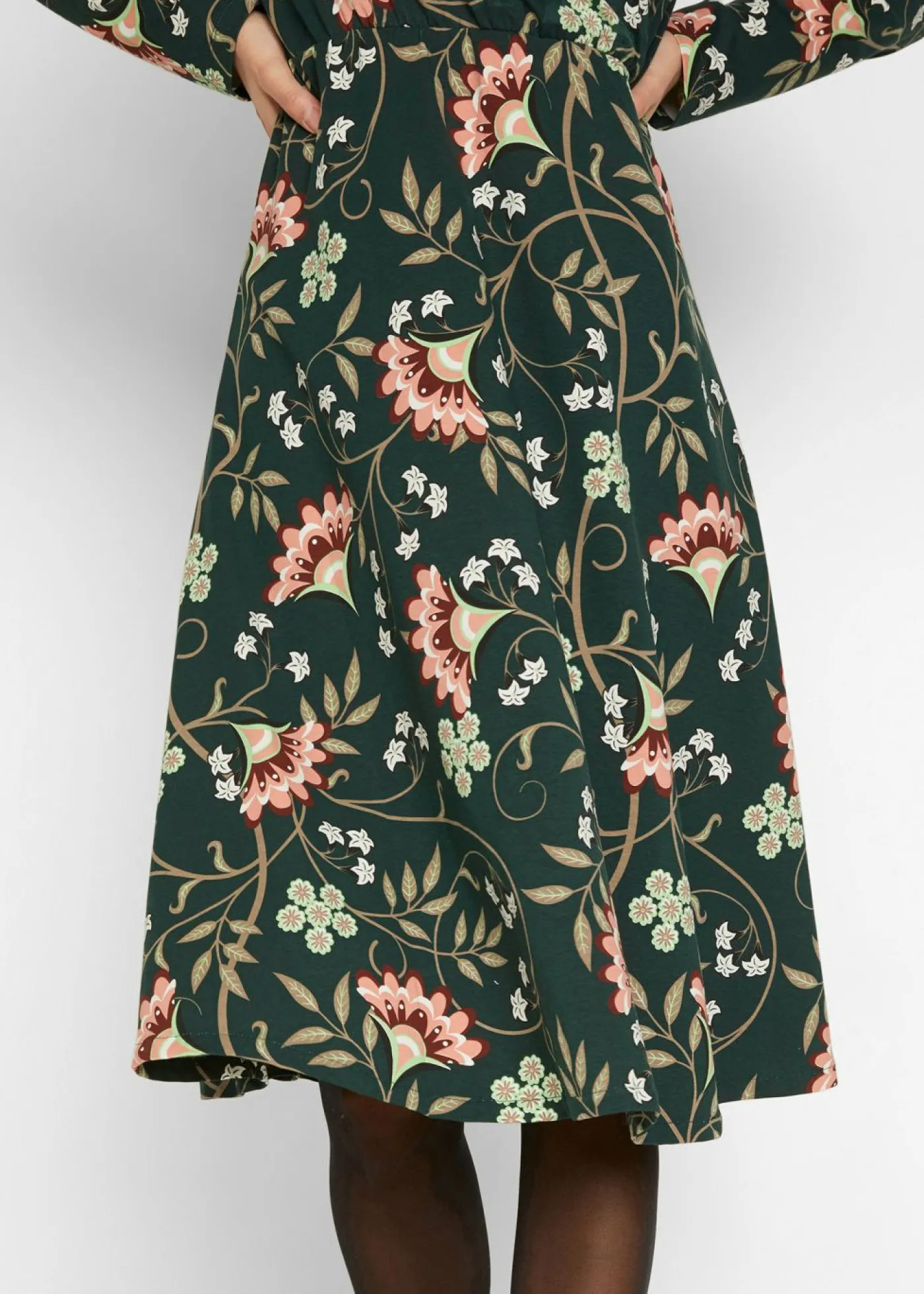 bonprix bonprix Vestidos>Vestido de punto de algodón con diseño cruzado Verde intenso de flores